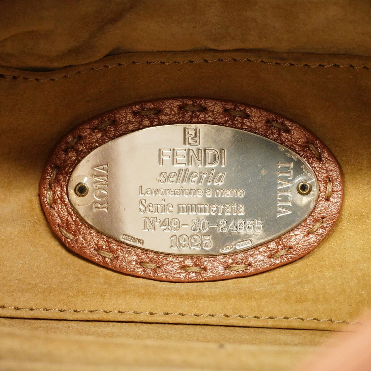 Fendi Pink Beige Leather Shoulder Bag (Pre-Owned)
