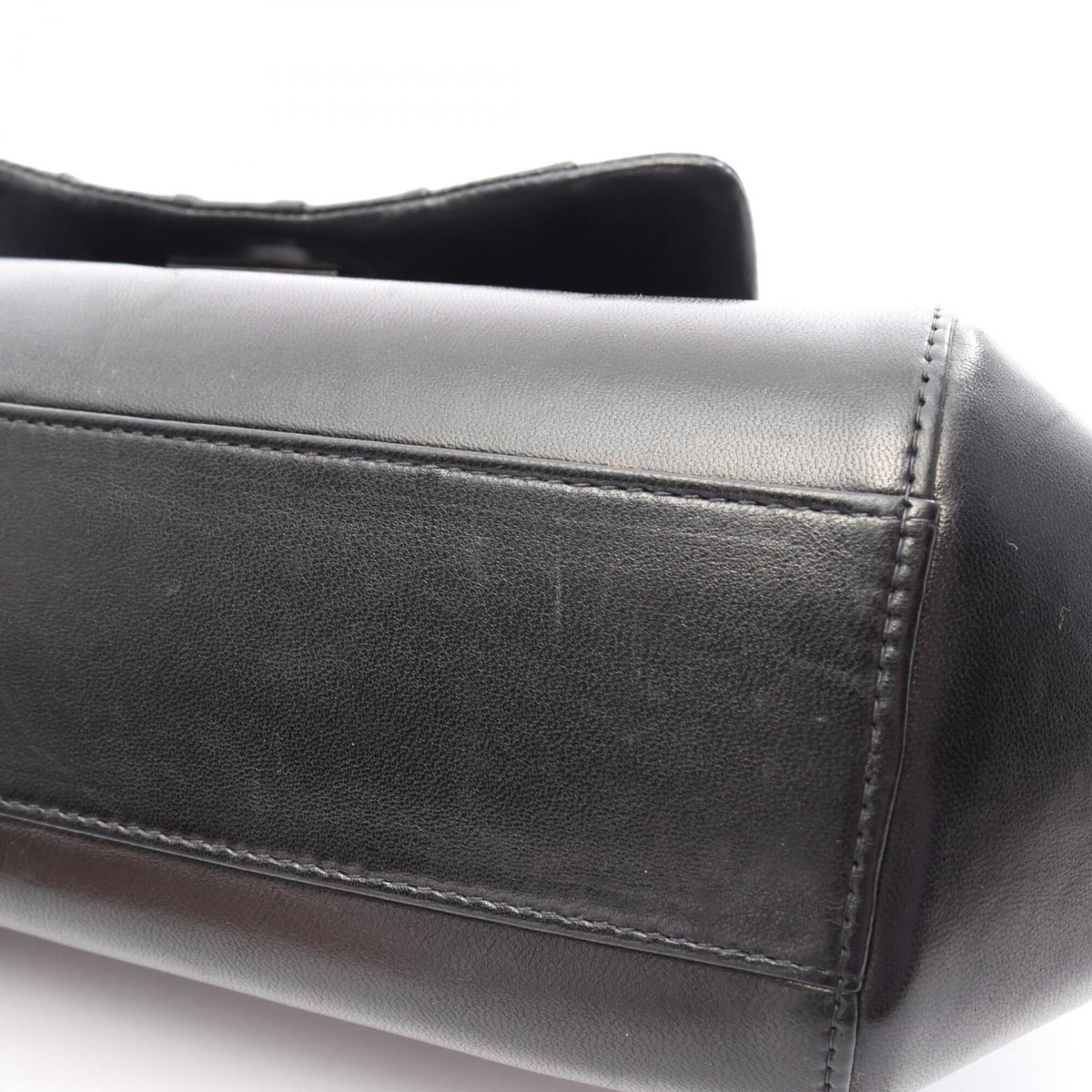 Chanel Black Leather Handbag Shoulder Bag (Pre-Owned)