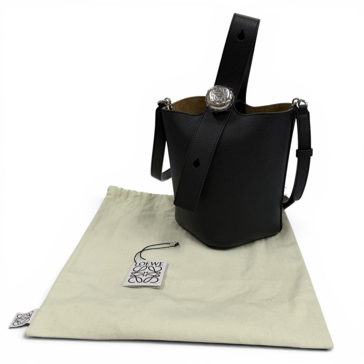 Loewe Black Shoulder Bag (Pre-Owned)