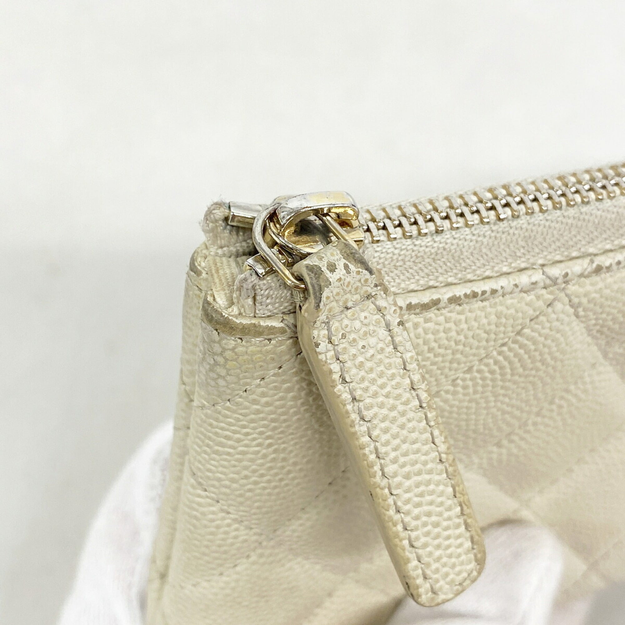 Chanel White Grained Calfskin Coin Purse/Coin Case (Pre-Owned)