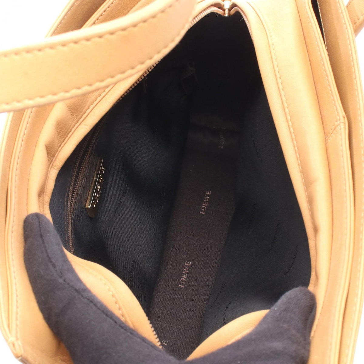 Loewe Beige Leather Handbag (Pre-Owned)