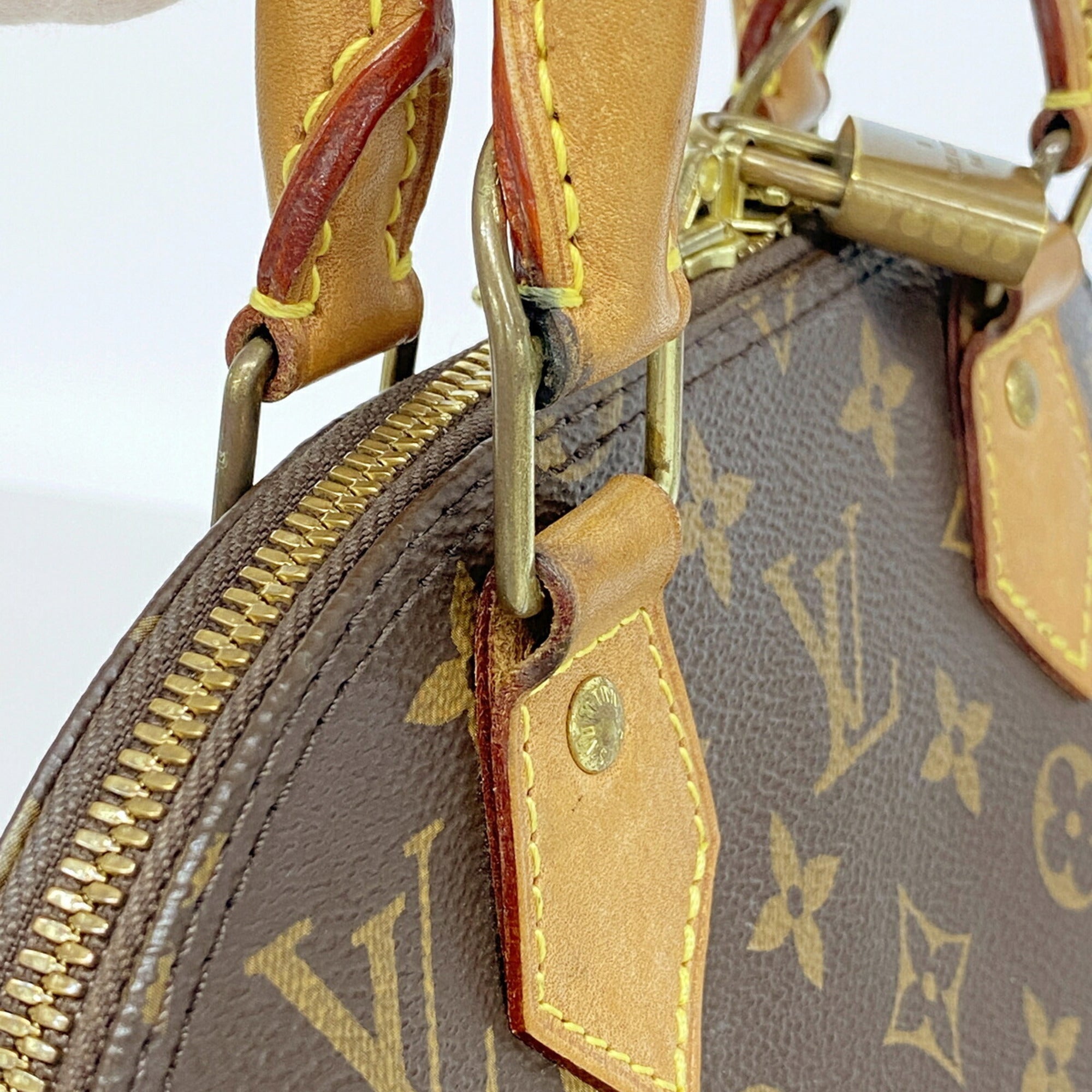 Louis Vuitton Brown Handbag (Pre-Owned)