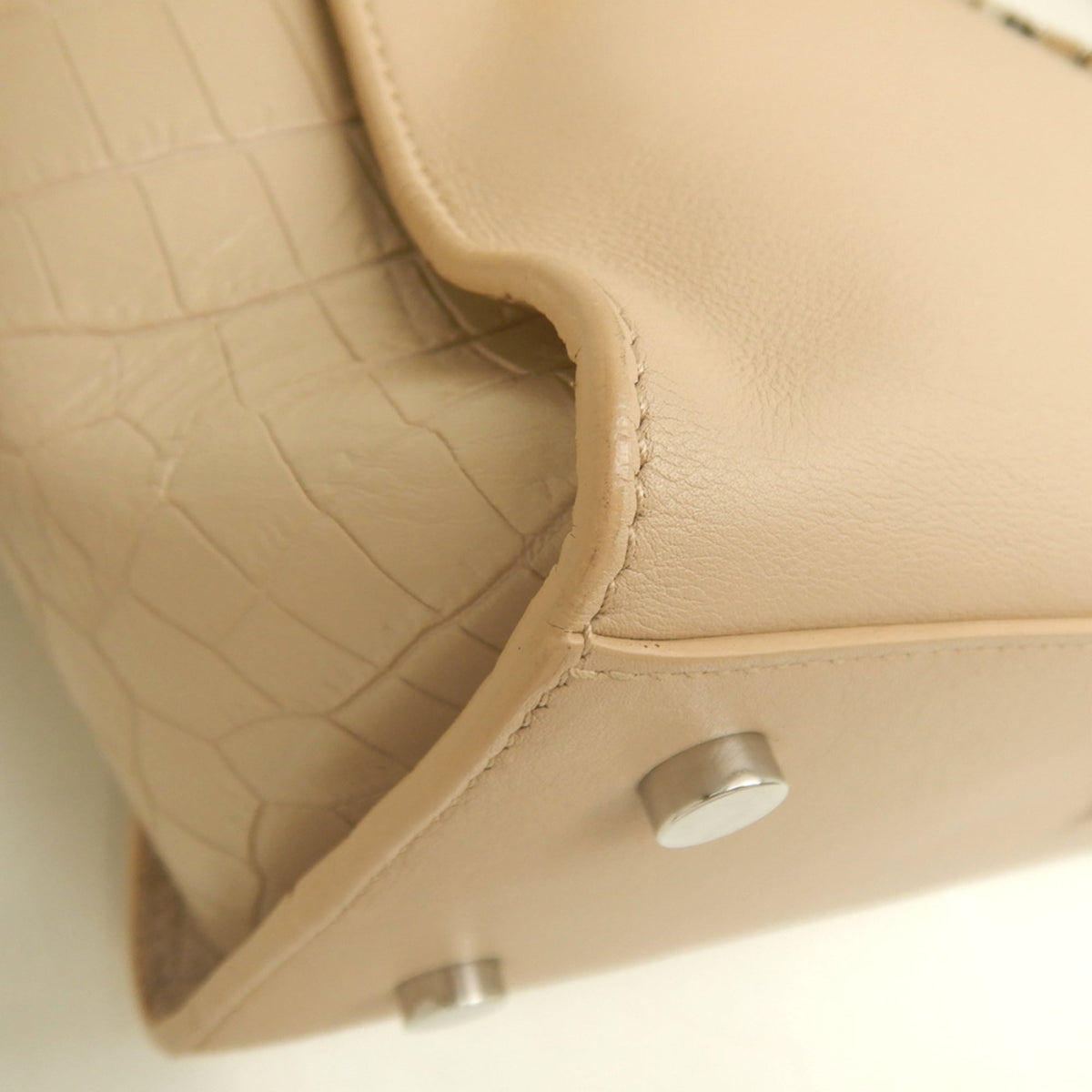 Saint Laurent Beige Leather Handbag (Pre-Owned)