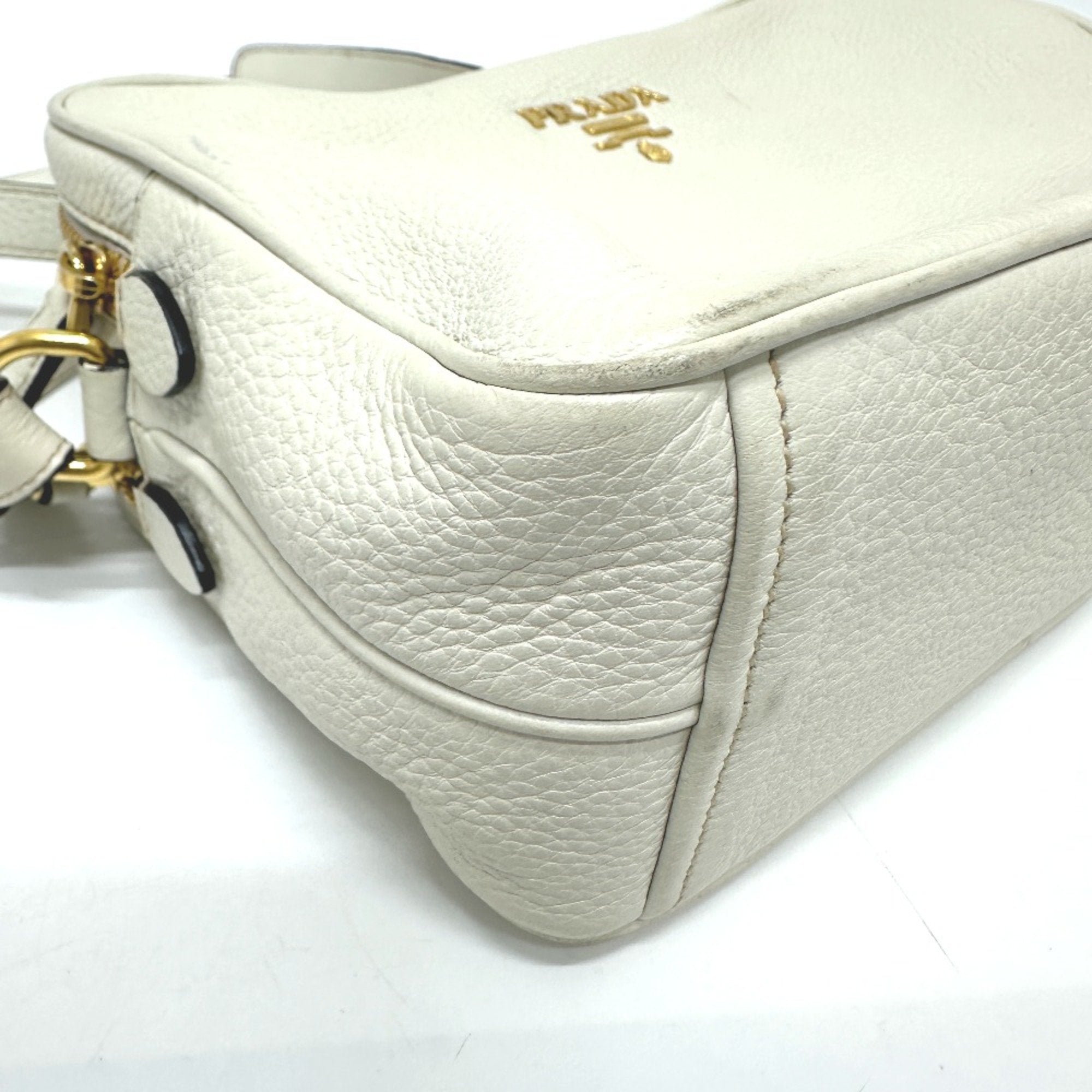 Prada White Leather Shoulder Bag (Pre-Owned)