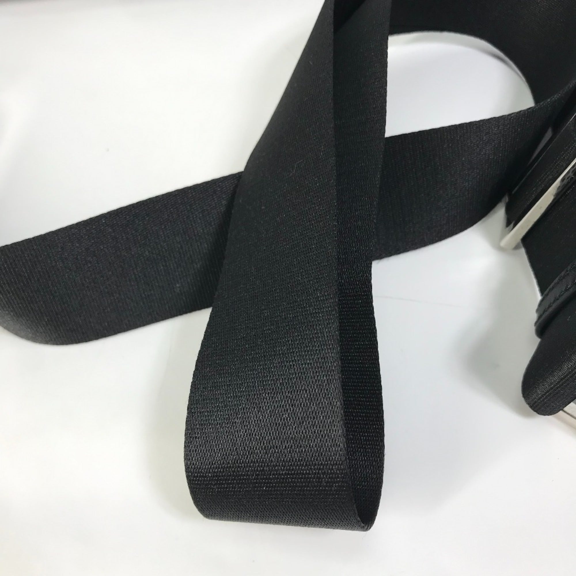 Fendi Black Leather Shoulder Bag (Pre-Owned)