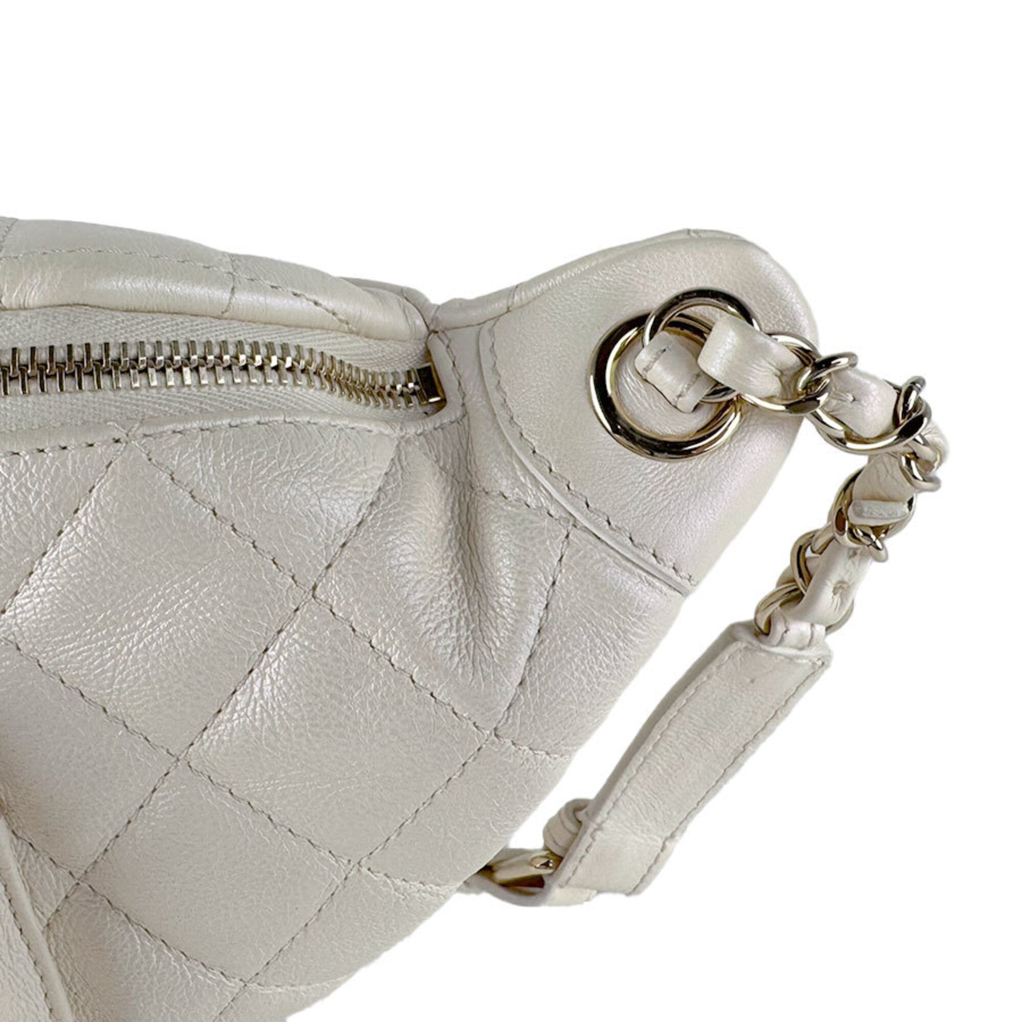 Chanel Ivory Leather Fanny Pack Shoulder Bag (Pre-Owned)