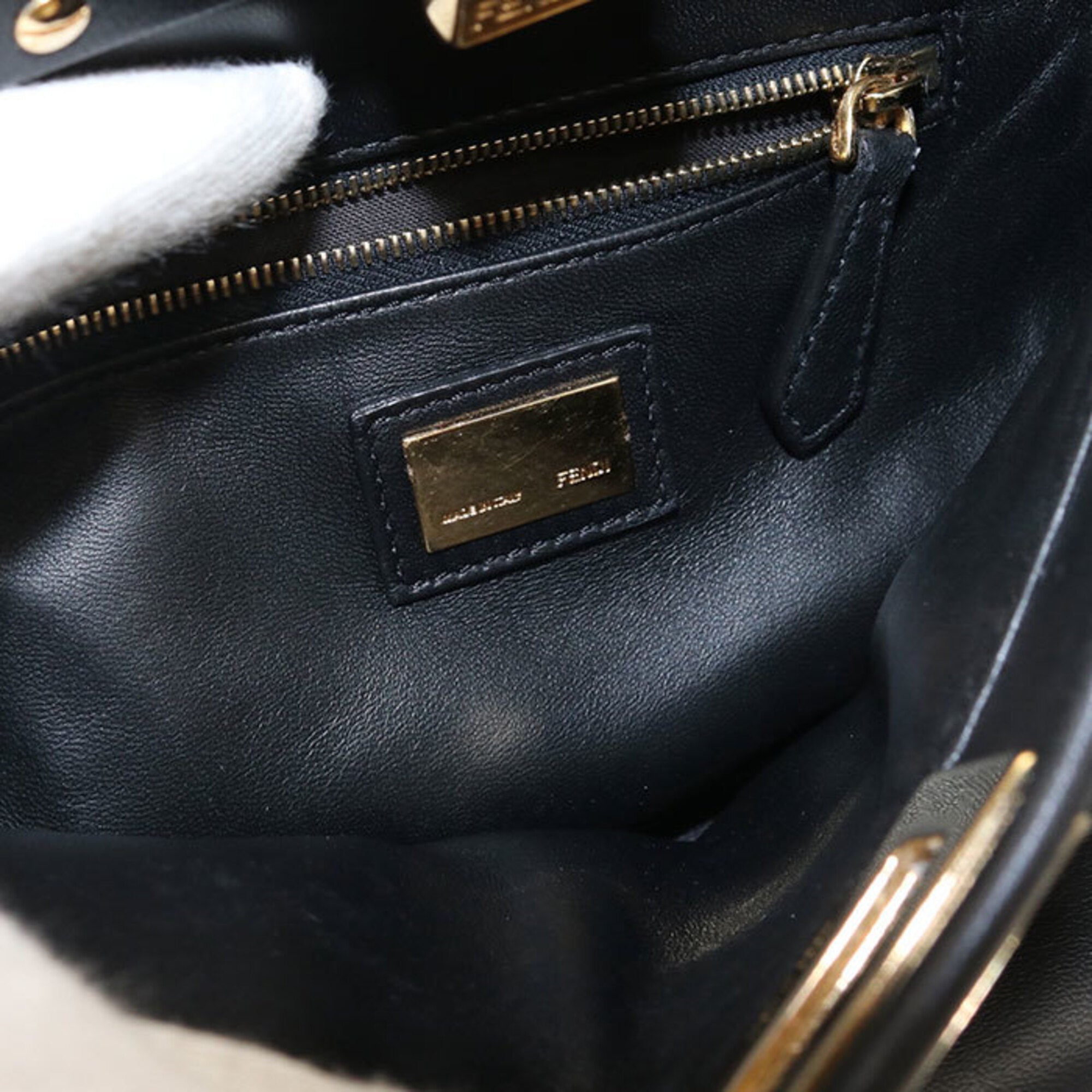 Fendi Black Leather Handbag (Pre-Owned)