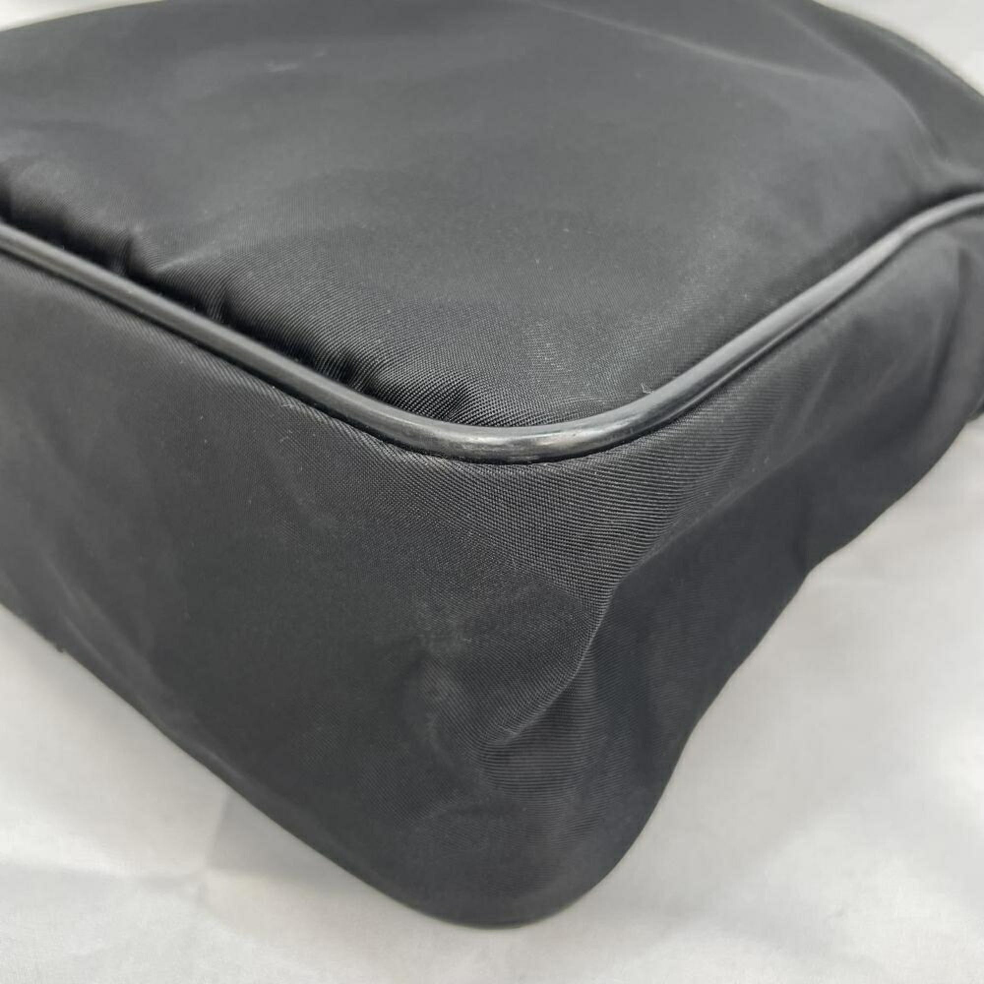 Prada Nylon Sling Bag (Pre-Owned)