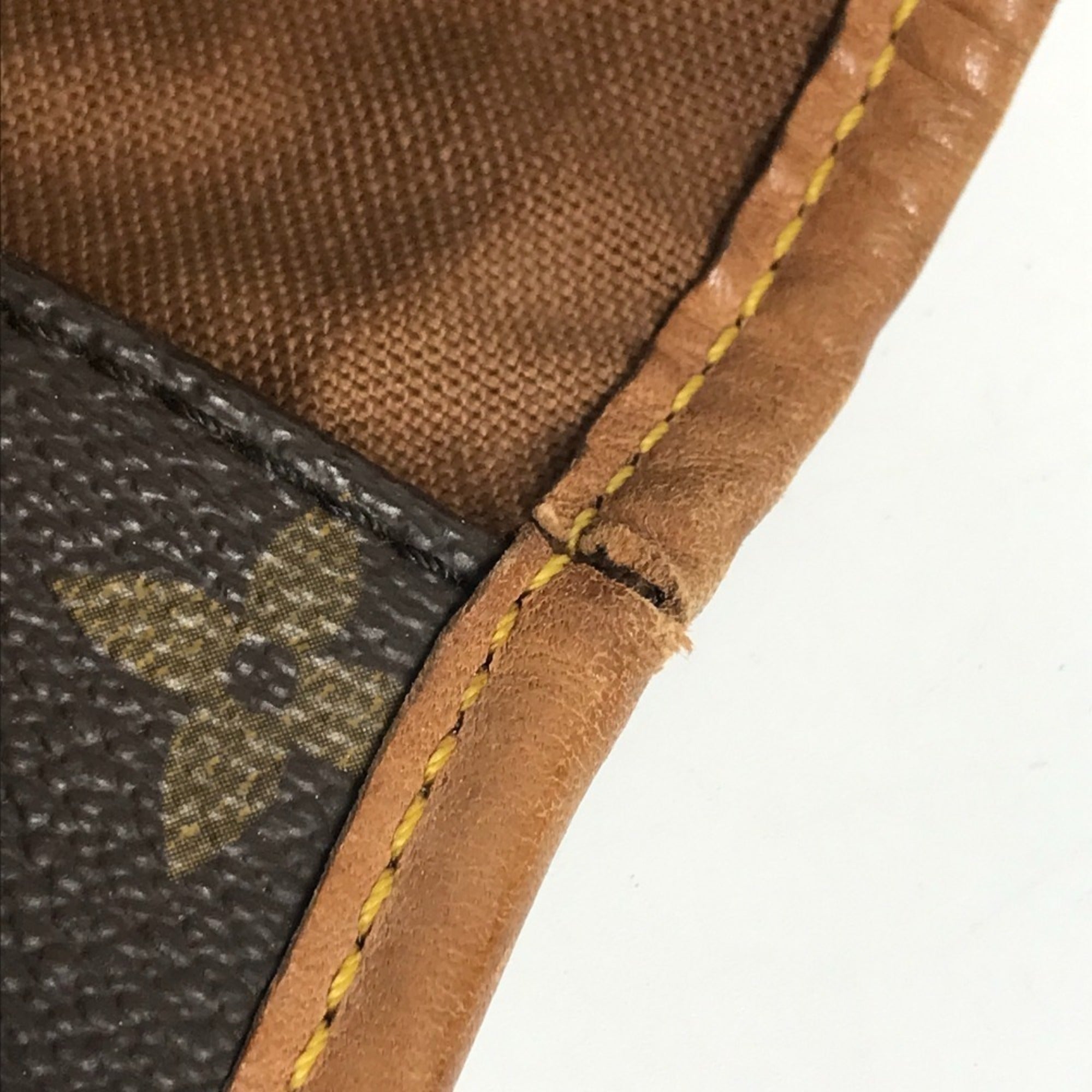 Louis Vuitton Brown Monogram Canvas Handbag Shoulder Bag (Pre-Owned)