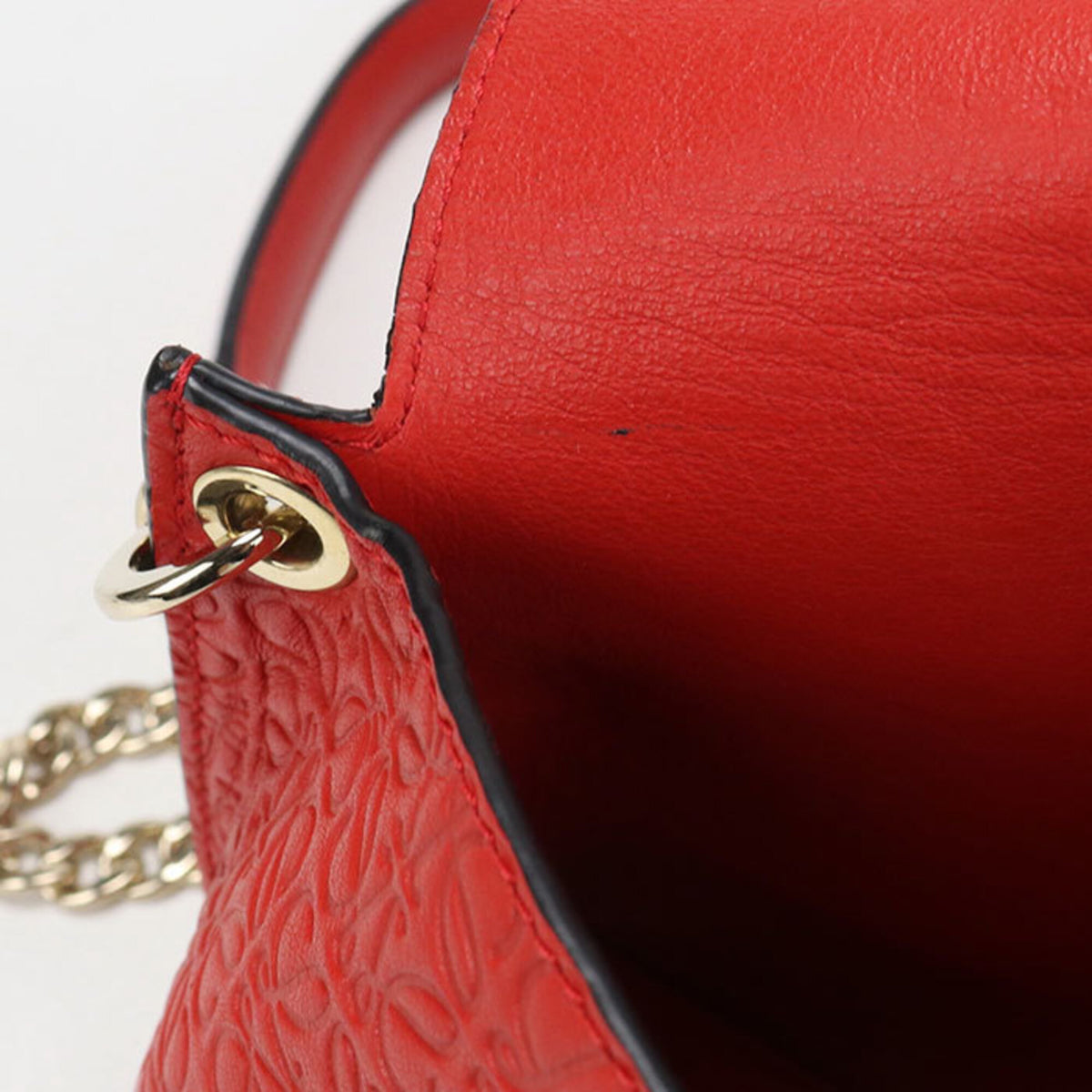 Loewe Red Color Leather Shoulder Bag (Pre-Owned)