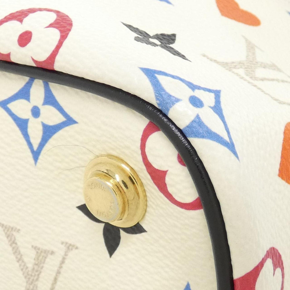 Louis Vuitton Blanc Coated Canvas Handbag (Pre-Owned)
