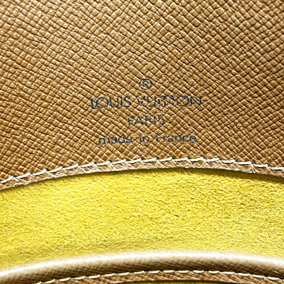 Louis Vuitton Brown Shoulder Bag (Pre-Owned)