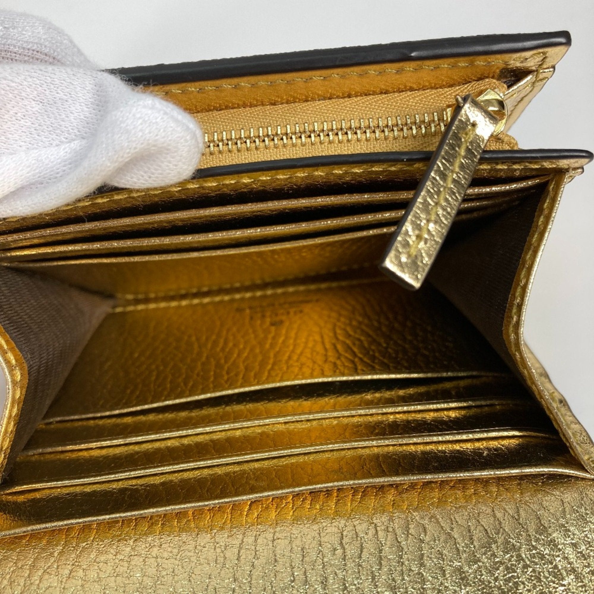 Gucci Gold Leather Wallet (Bi-Fold) (Pre-Owned)