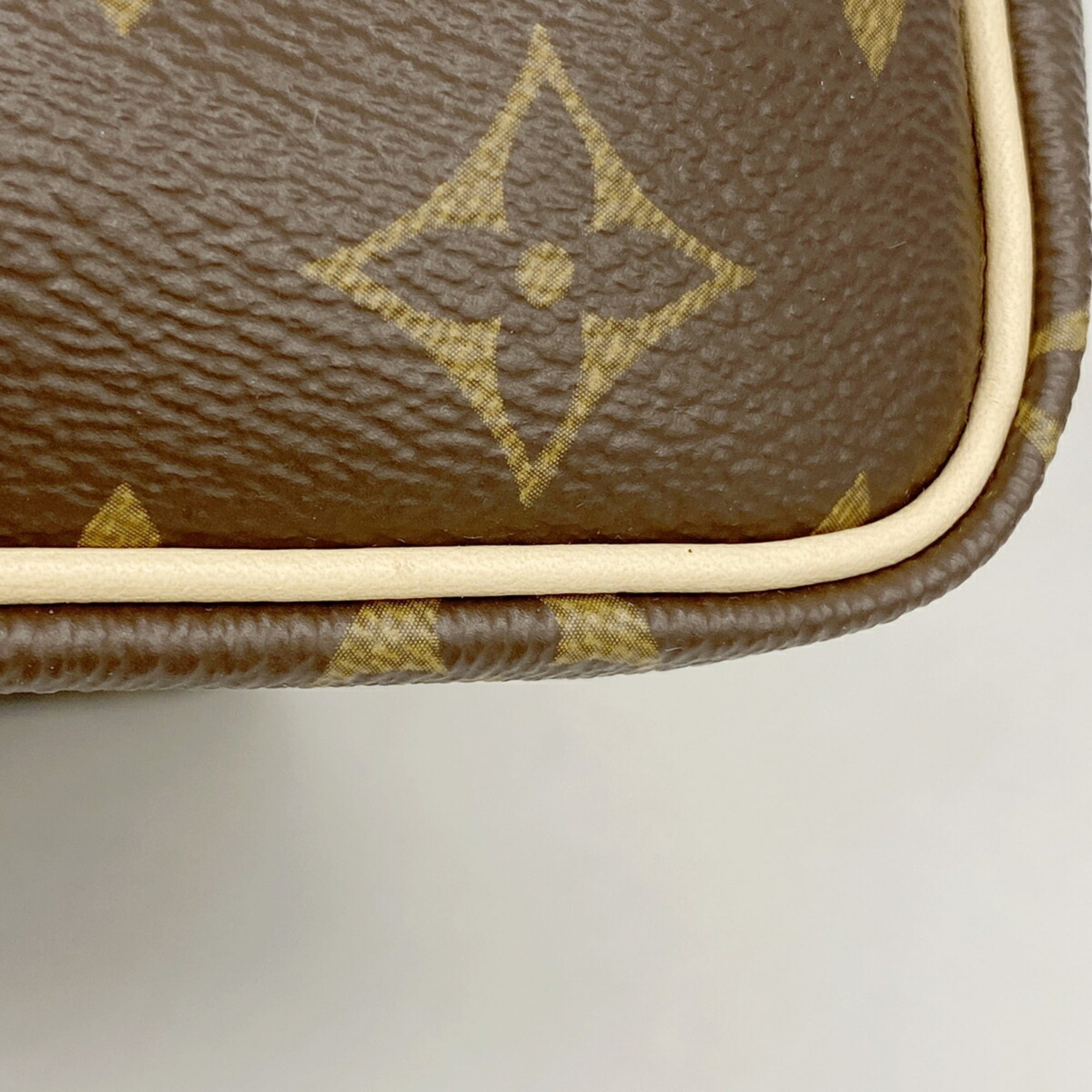 Louis Vuitton Brown Handbag (Pre-Owned)