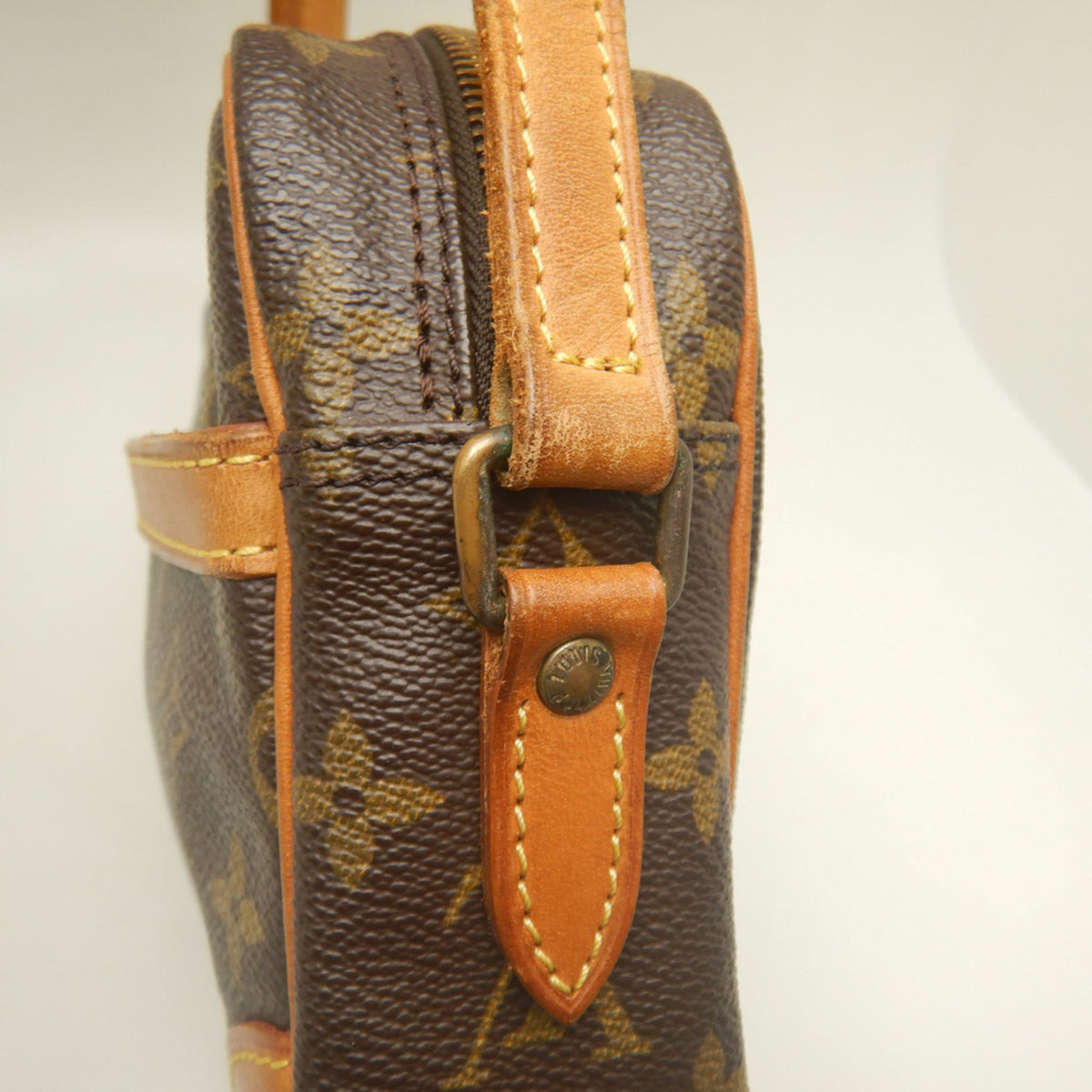 Louis Vuitton Brown Monogram Monogram Shoulder Bag (Pre-Owned)