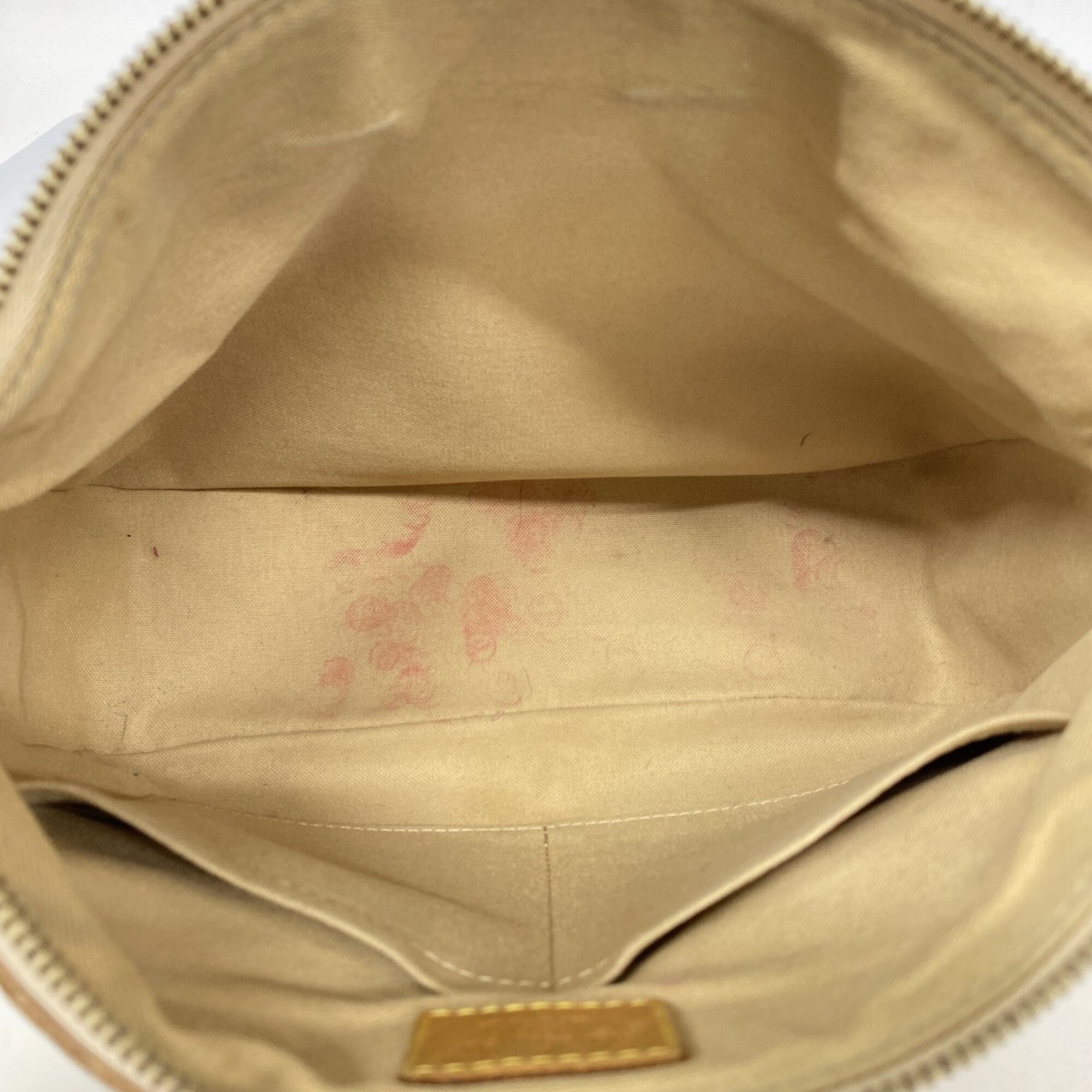 Louis Vuitton White Shoulder Bag (Pre-Owned)
