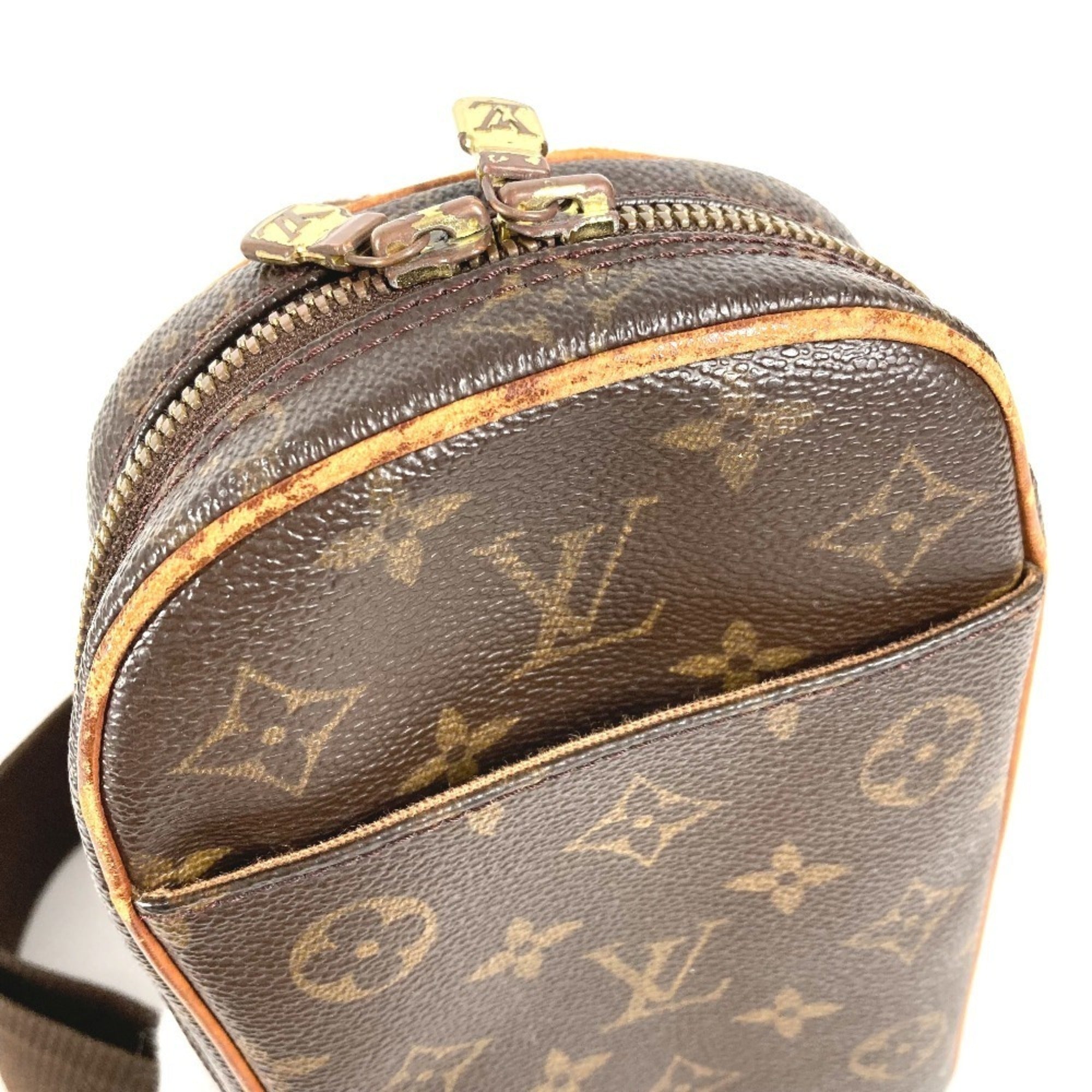 Louis Vuitton Brown Monogram Monogram Pochette Shoulder Bag Sling Bag (Pre-Owned)