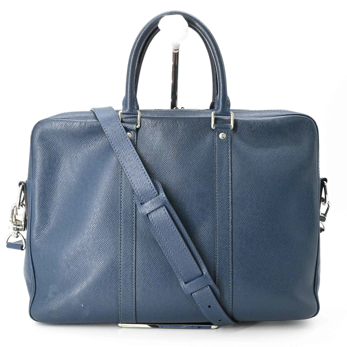 Louis Vuitton Navy Taiga Leather Handbag (Pre-Owned)