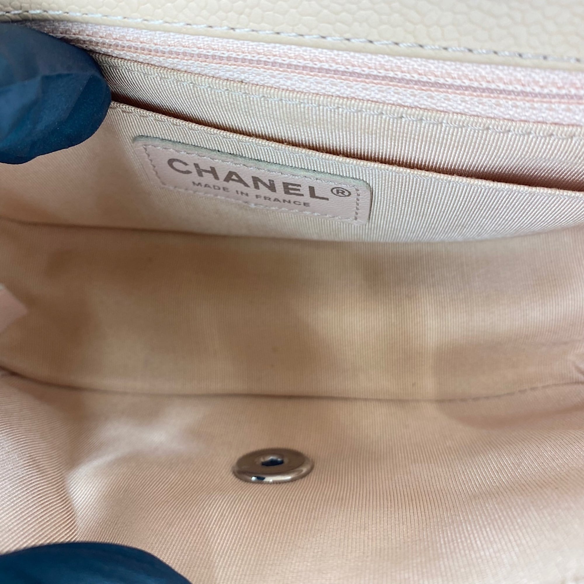 Chanel Beige Shoulder Bag (Pre-Owned)