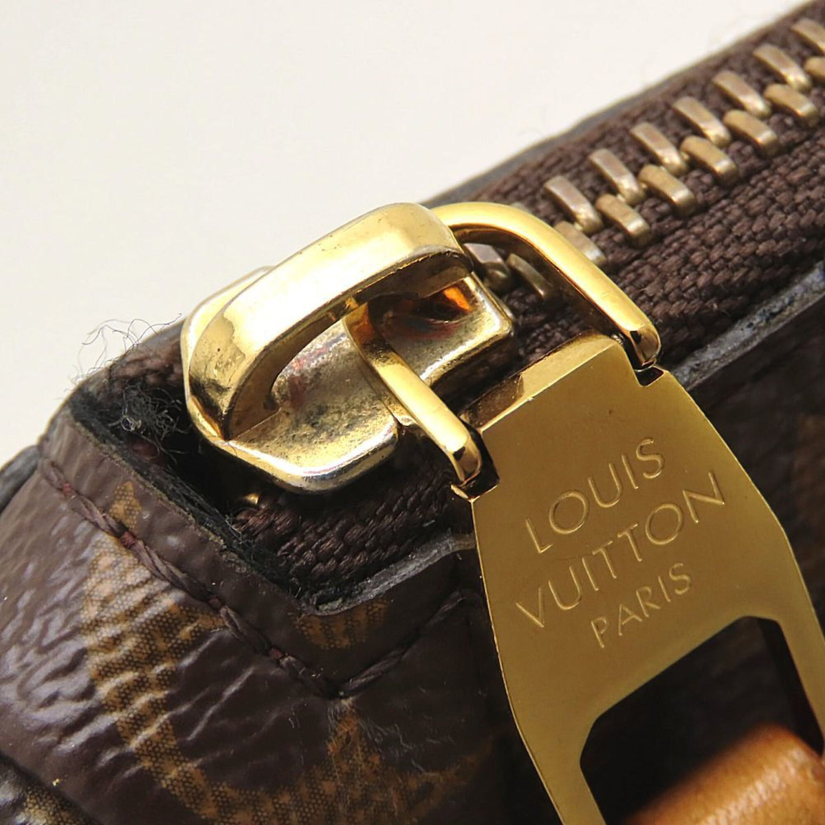 Louis Vuitton Brown Monogram Monogram Shoulder Bag (Pre-Owned)