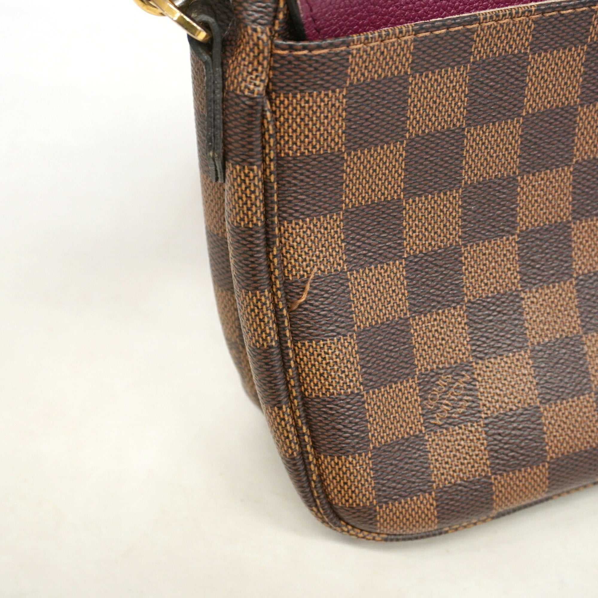 Louis Vuitton Ebene Raisin Shoulder Bag (Pre-Owned)