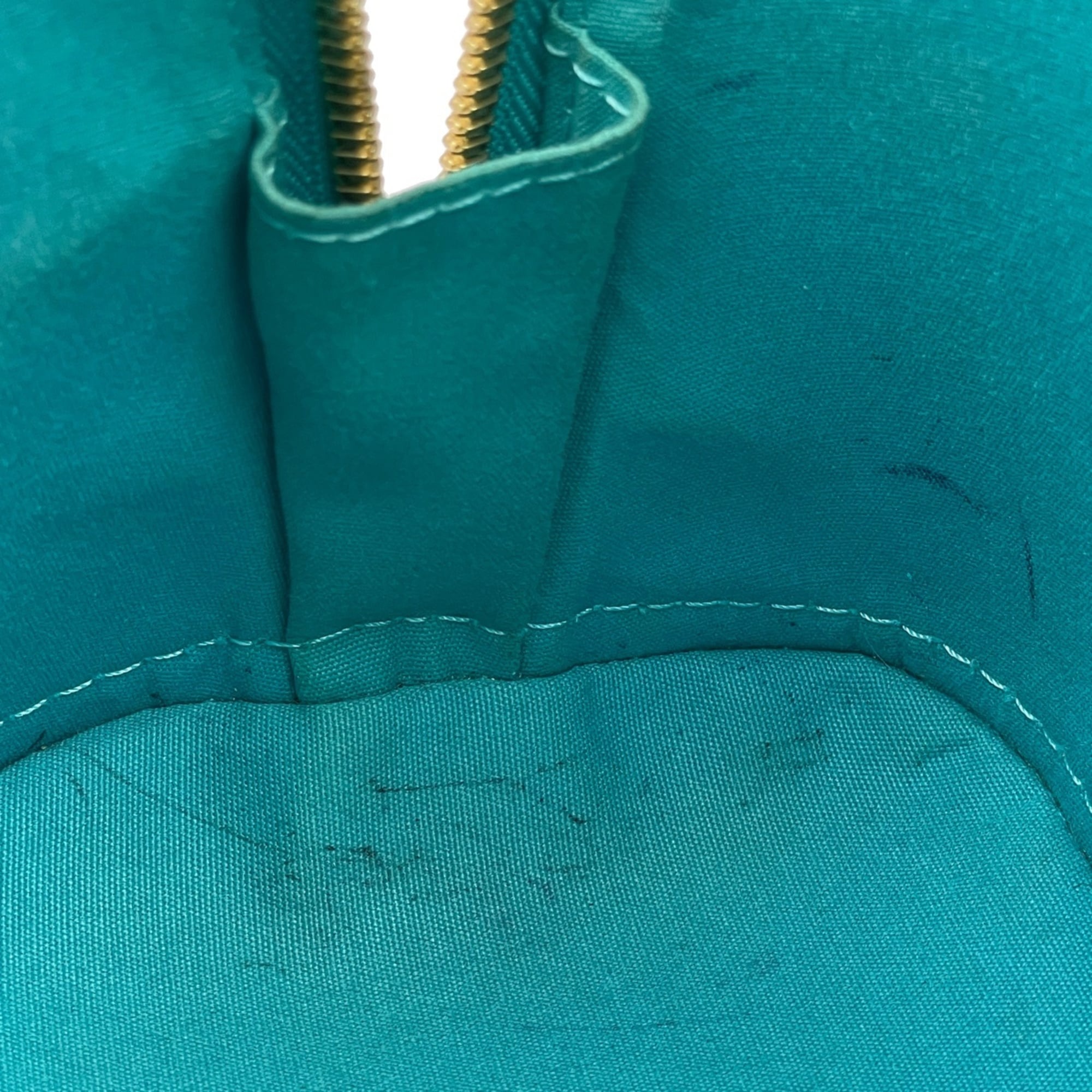 Louis Vuitton Blue Lagon Monogram Vernis Handbag (Pre-Owned)