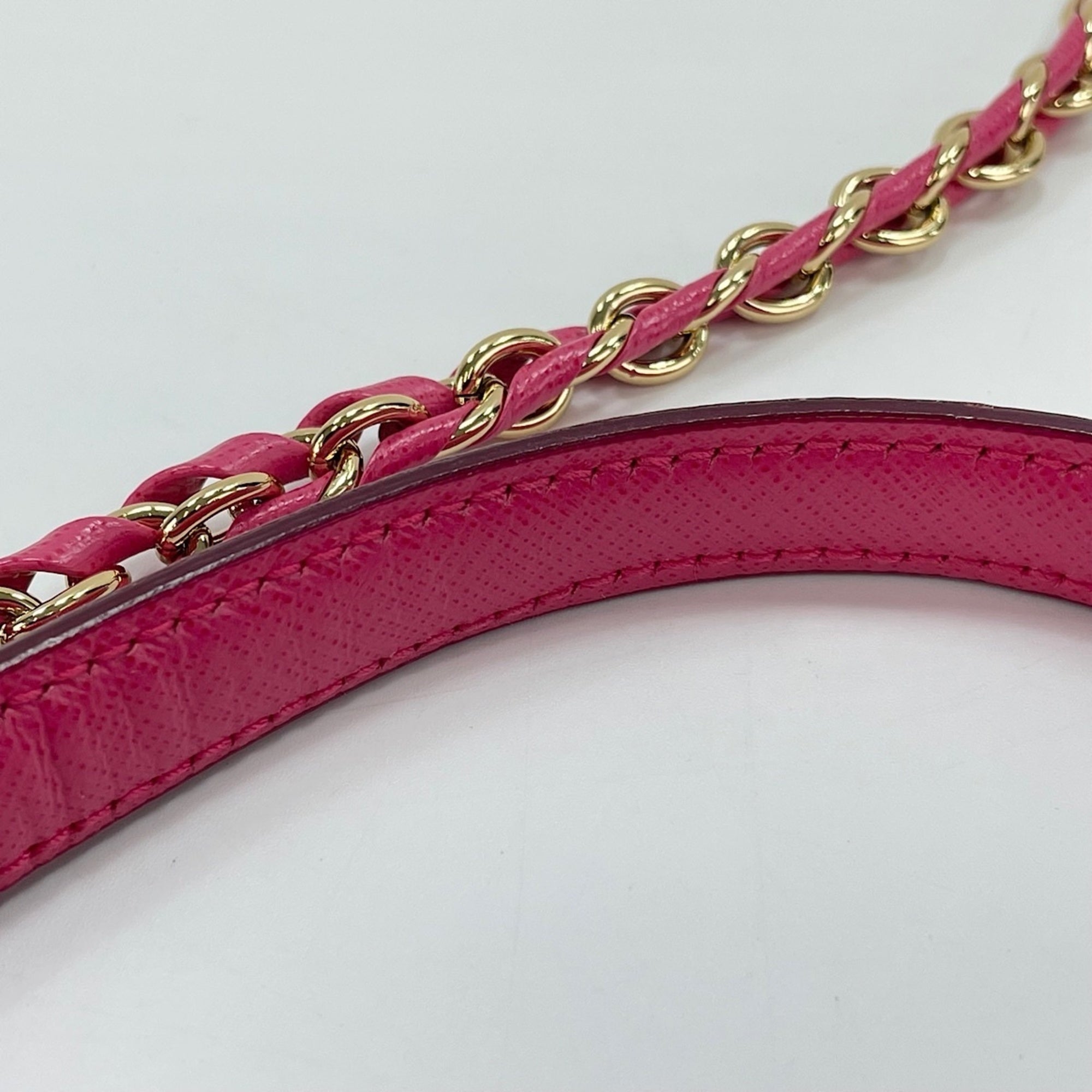 Salvatore Ferragamo Pink Shoulder Bag (Pre-Owned)
