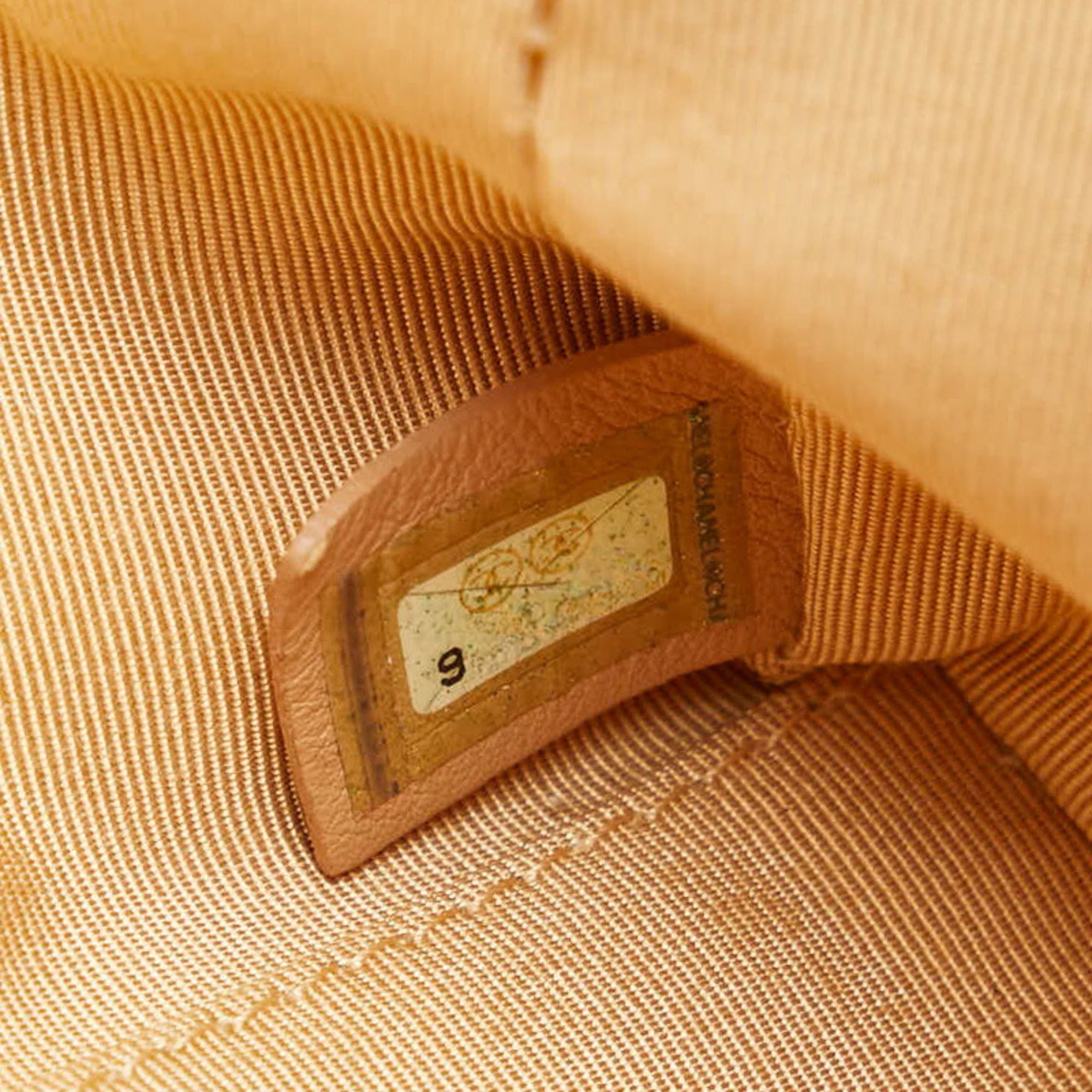 Chanel Beige Caviar Leather Handbag (Pre-Owned)