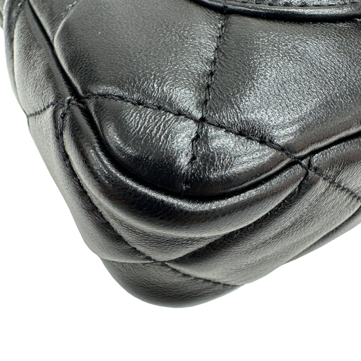 Chanel Black Shoulder Bag (Pre-Owned)