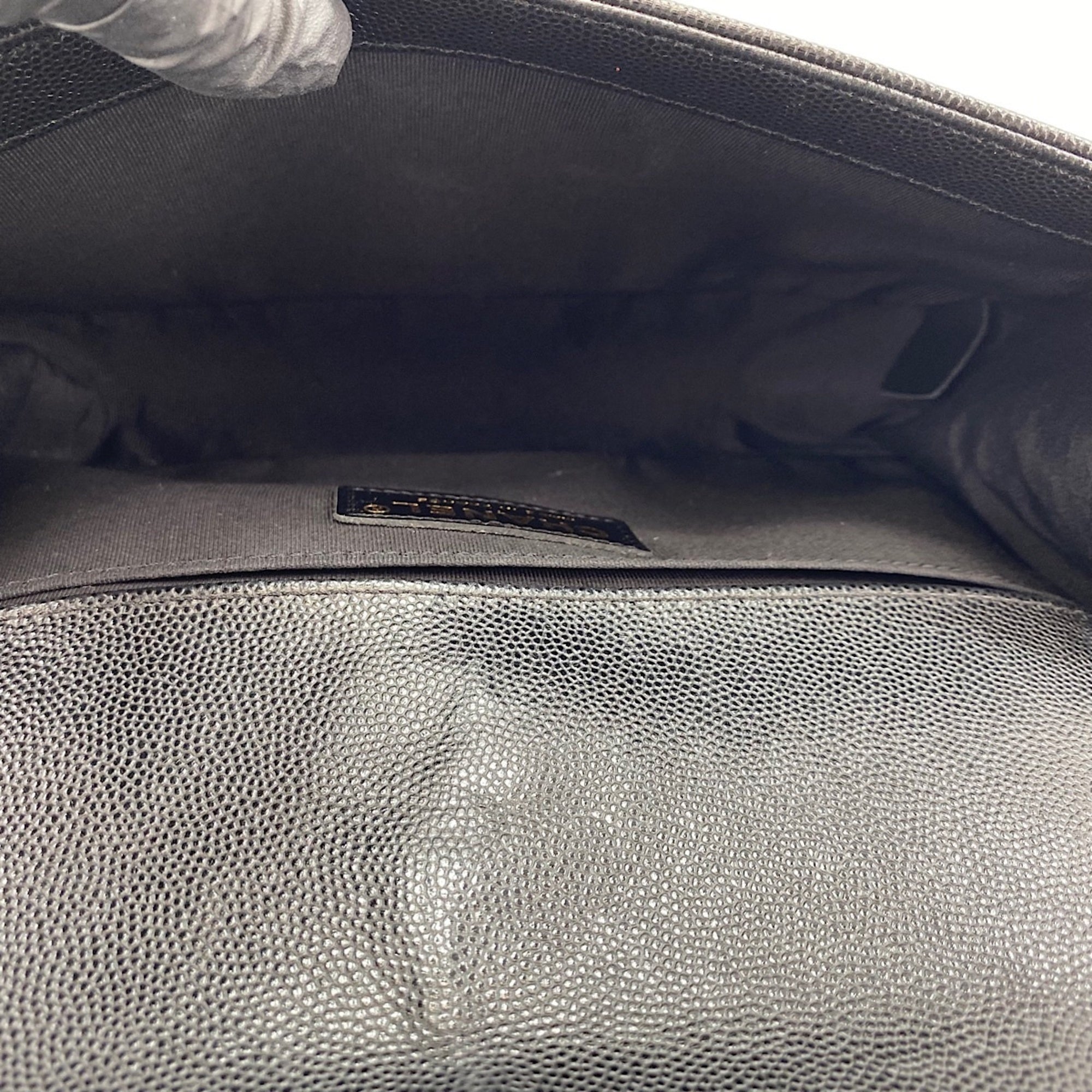 Chanel Black Shoulder Bag (Pre-Owned)