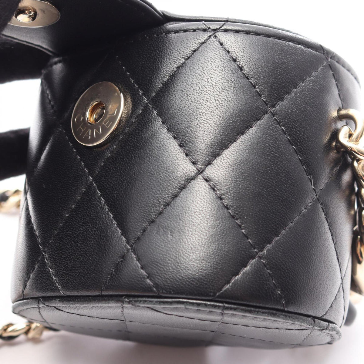 Chanel Black Leather Handbag Shoulder Bag (Pre-Owned)