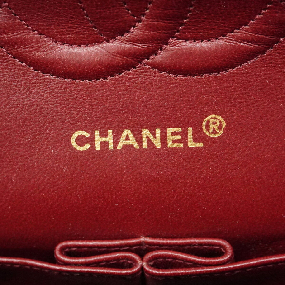 Chanel Black Leather Shoulder Bag (Pre-Owned)