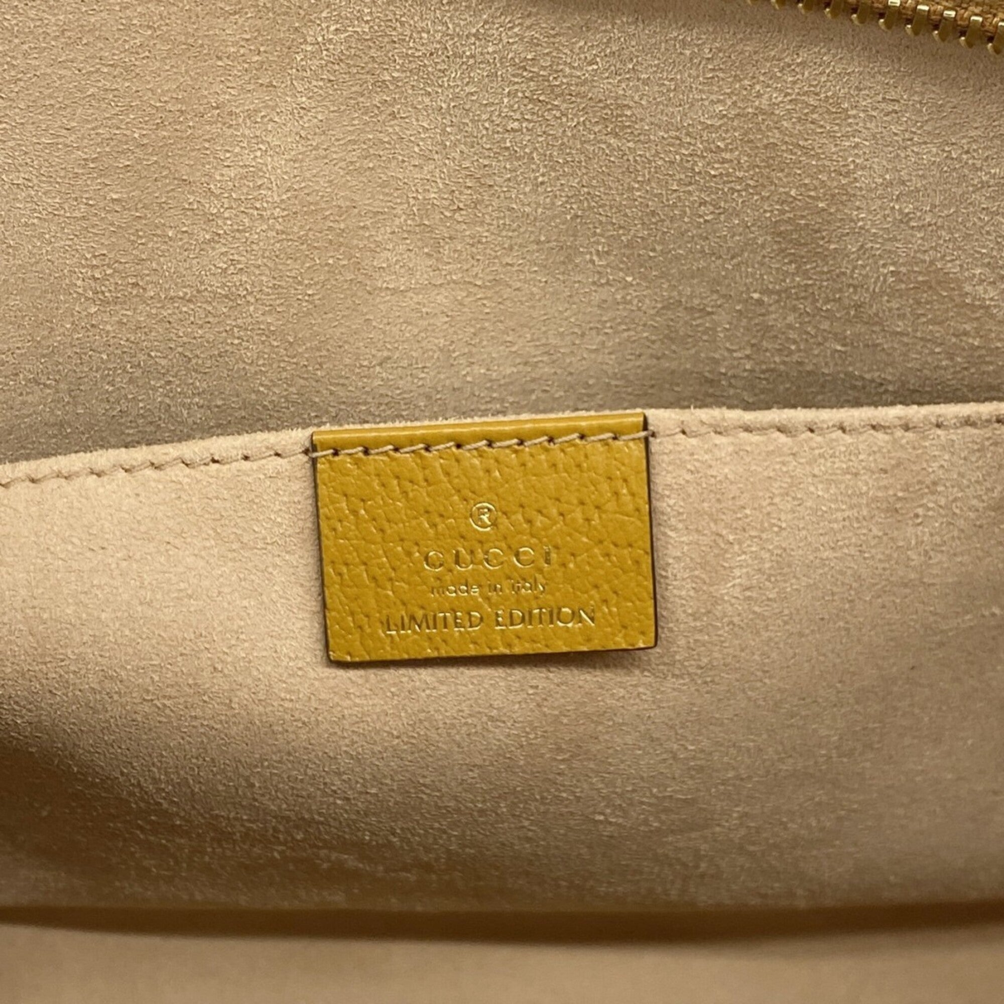 Gucci Brown Pvc Clutch Bag (Pre-Owned)