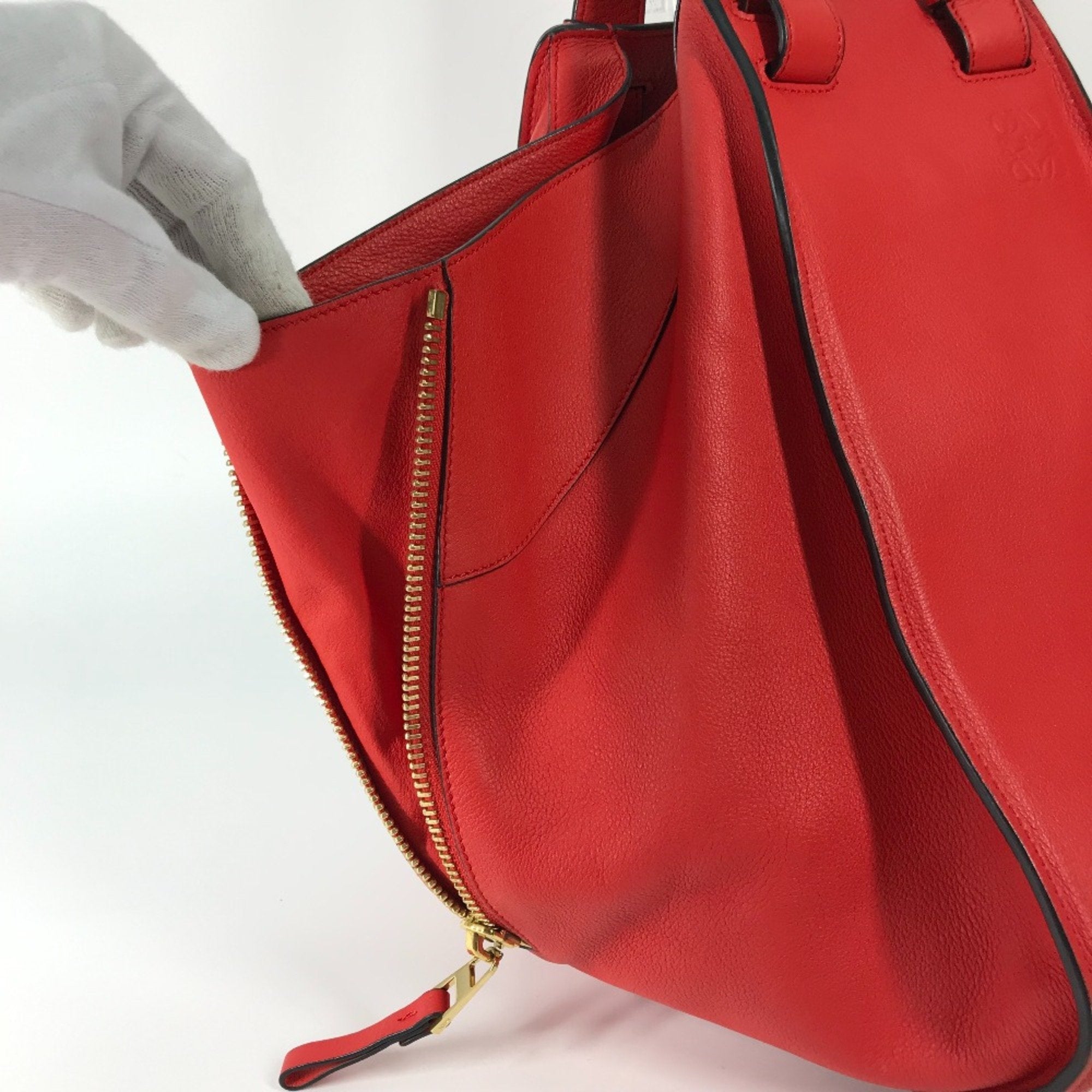 Loewe Red Leather Handbag (Pre-Owned)