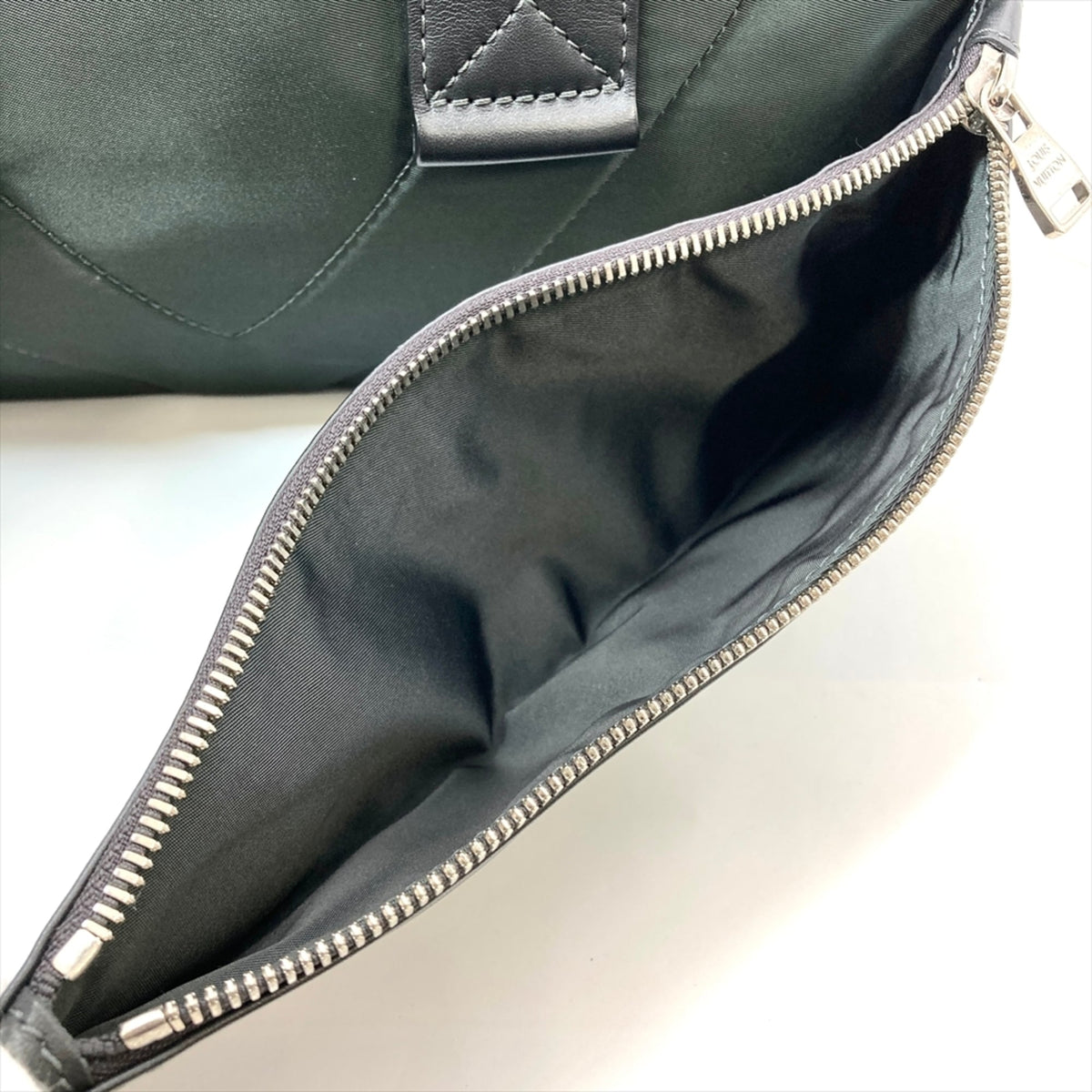 Louis Vuitton Gray Leather Crossbody Bag Fanny Pack (Pre-Owned)