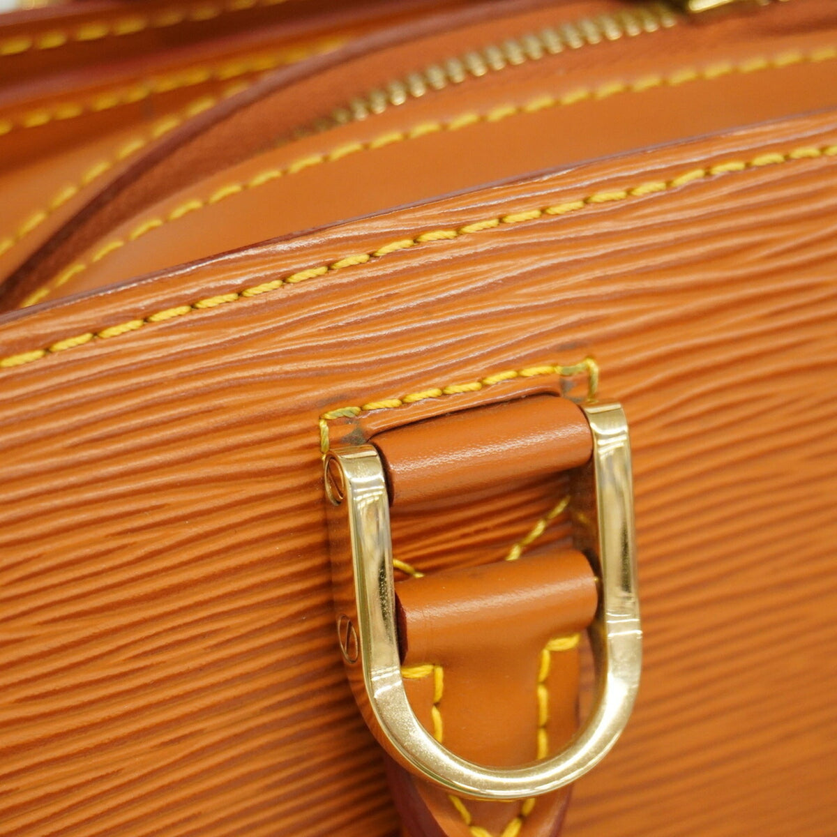 Louis Vuitton Gold Cipango Handbag (Pre-Owned)