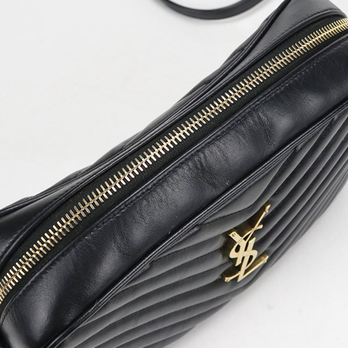 Saint Laurent Black Leather Shoulder Bag (Pre-Owned)