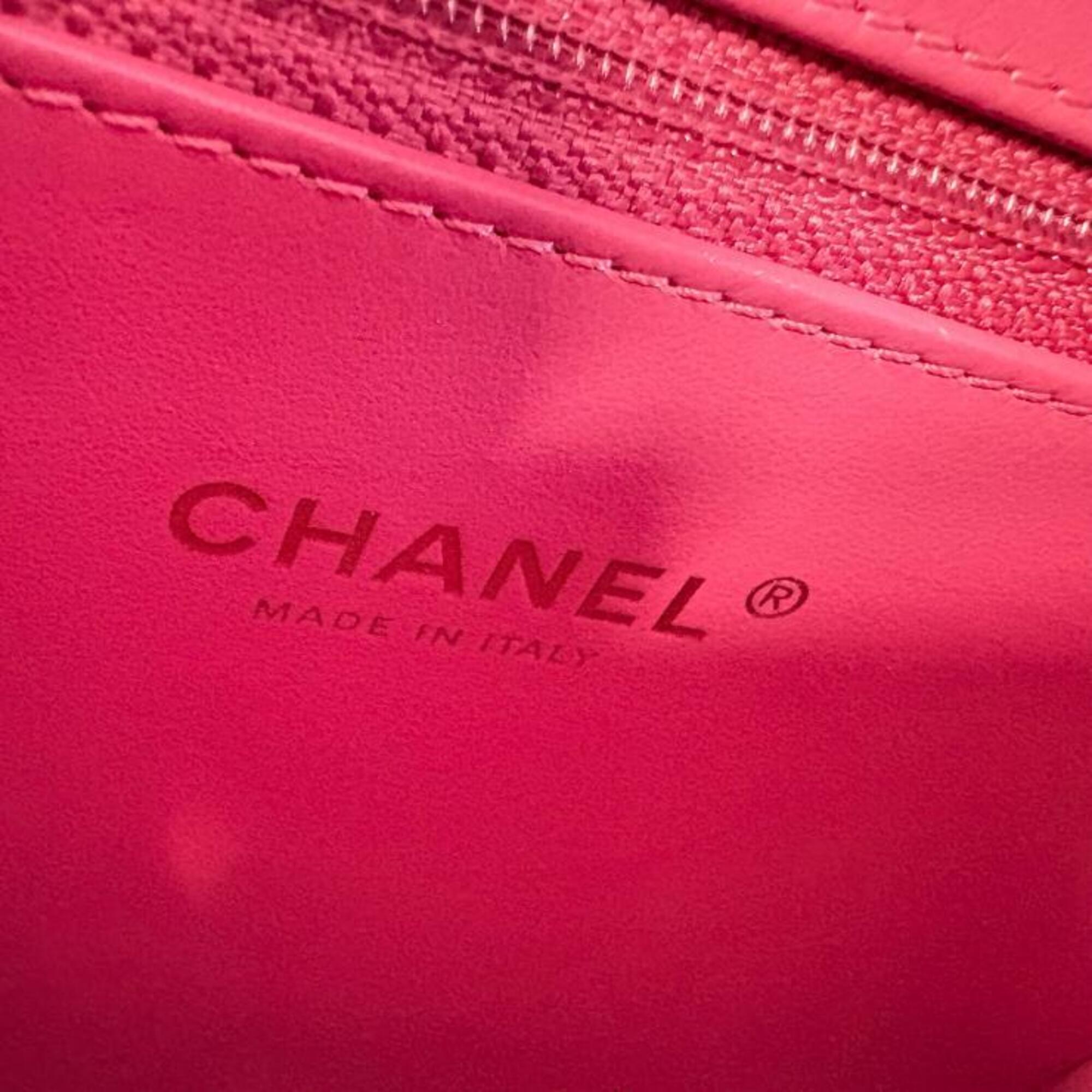 Chanel Pink Grained Calfskin Shoulder Bag (Pre-Owned)