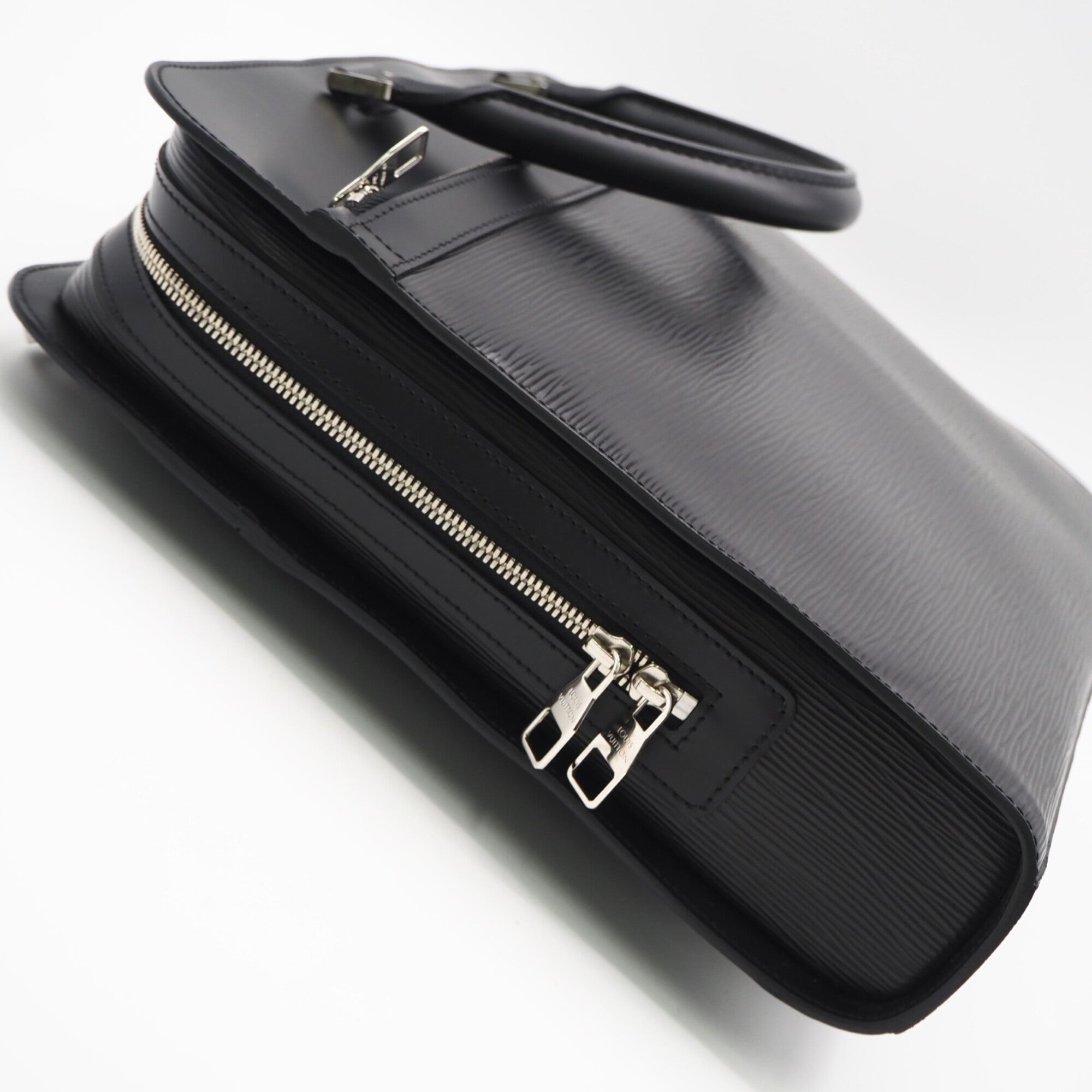 Louis Vuitton Black Noir Leather Briefcase (Pre-Owned)