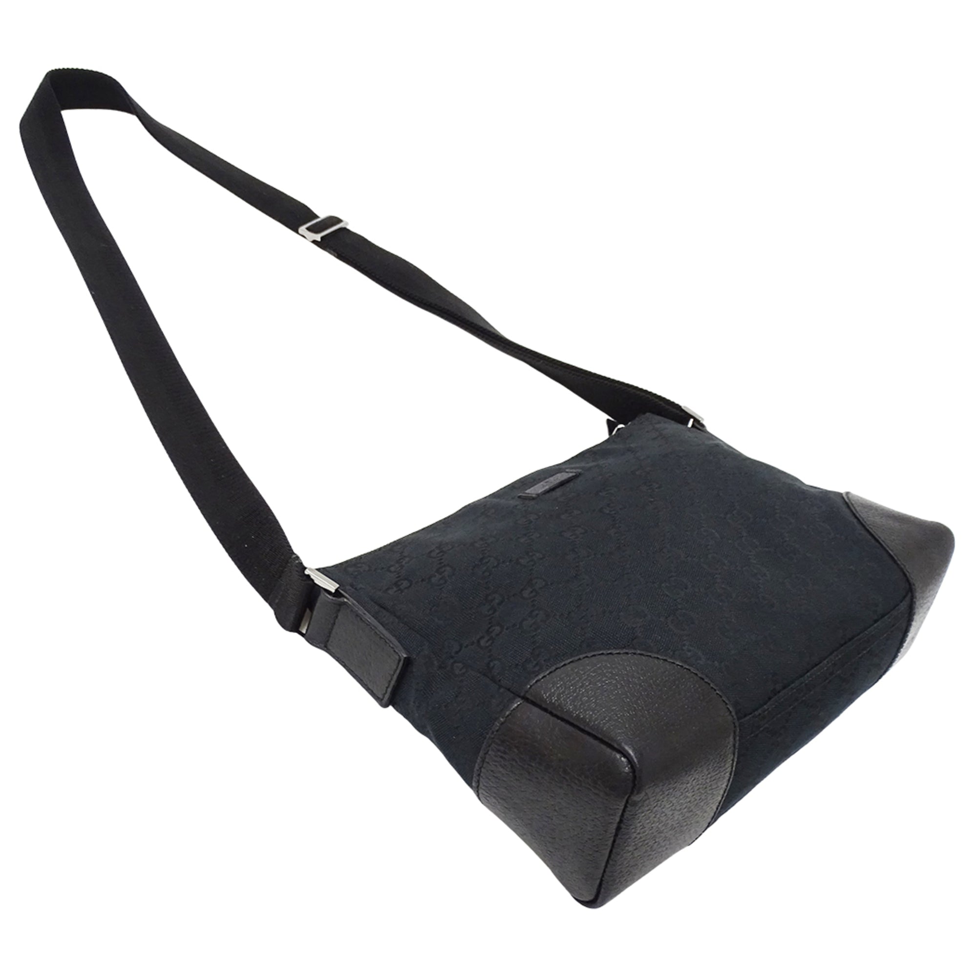 Gucci Black Gg Canvas Handbag Shoulder Bag (Pre-Owned)