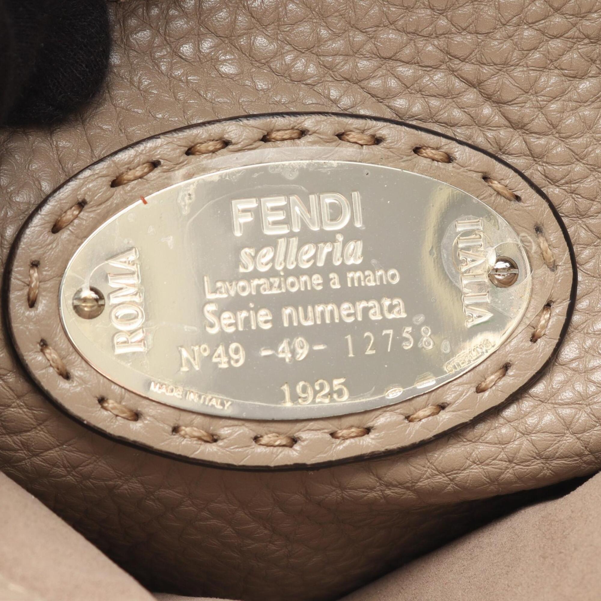 Fendi Beige Leather Handbag (Pre-Owned)