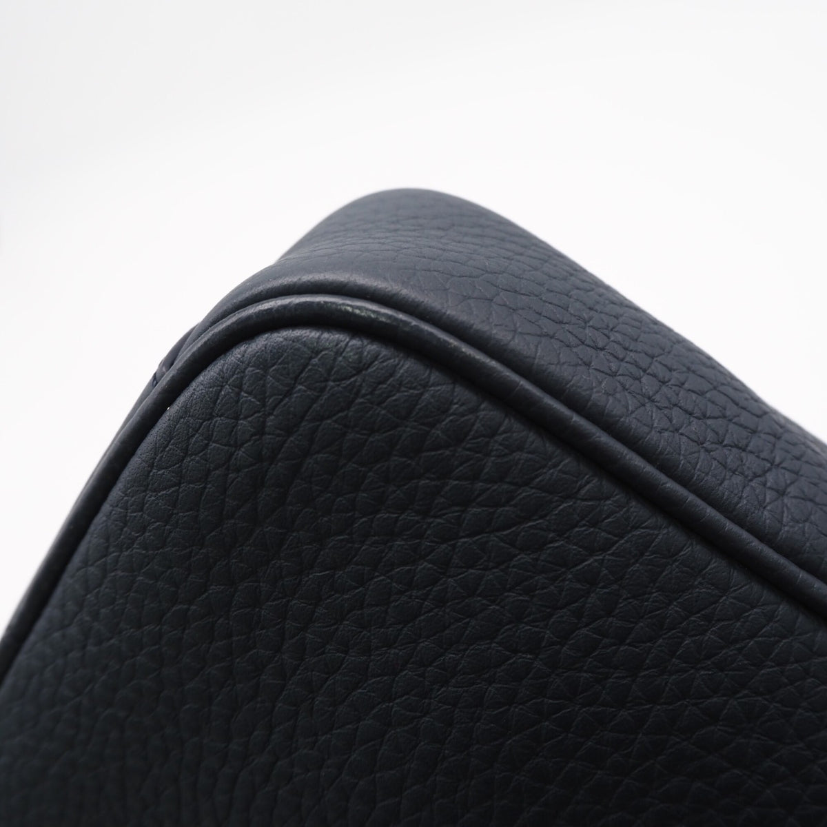 Louis Vuitton Navy Leather Shoulder Bag (Pre-Owned)