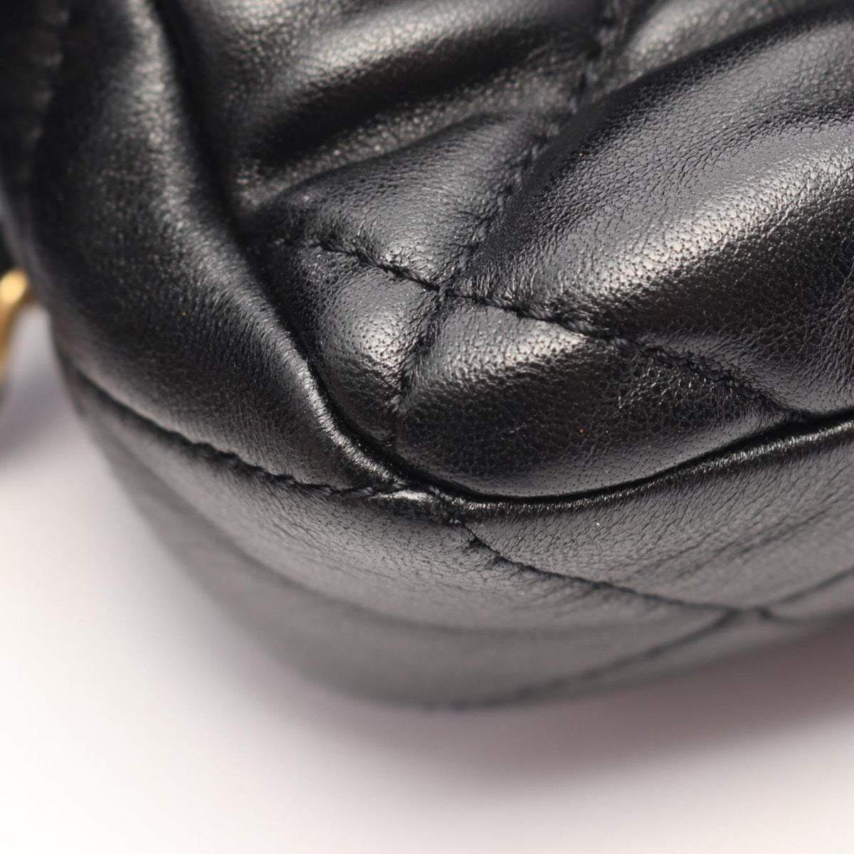 Chanel Black Leather Handbag Shoulder Bag (Pre-Owned)
