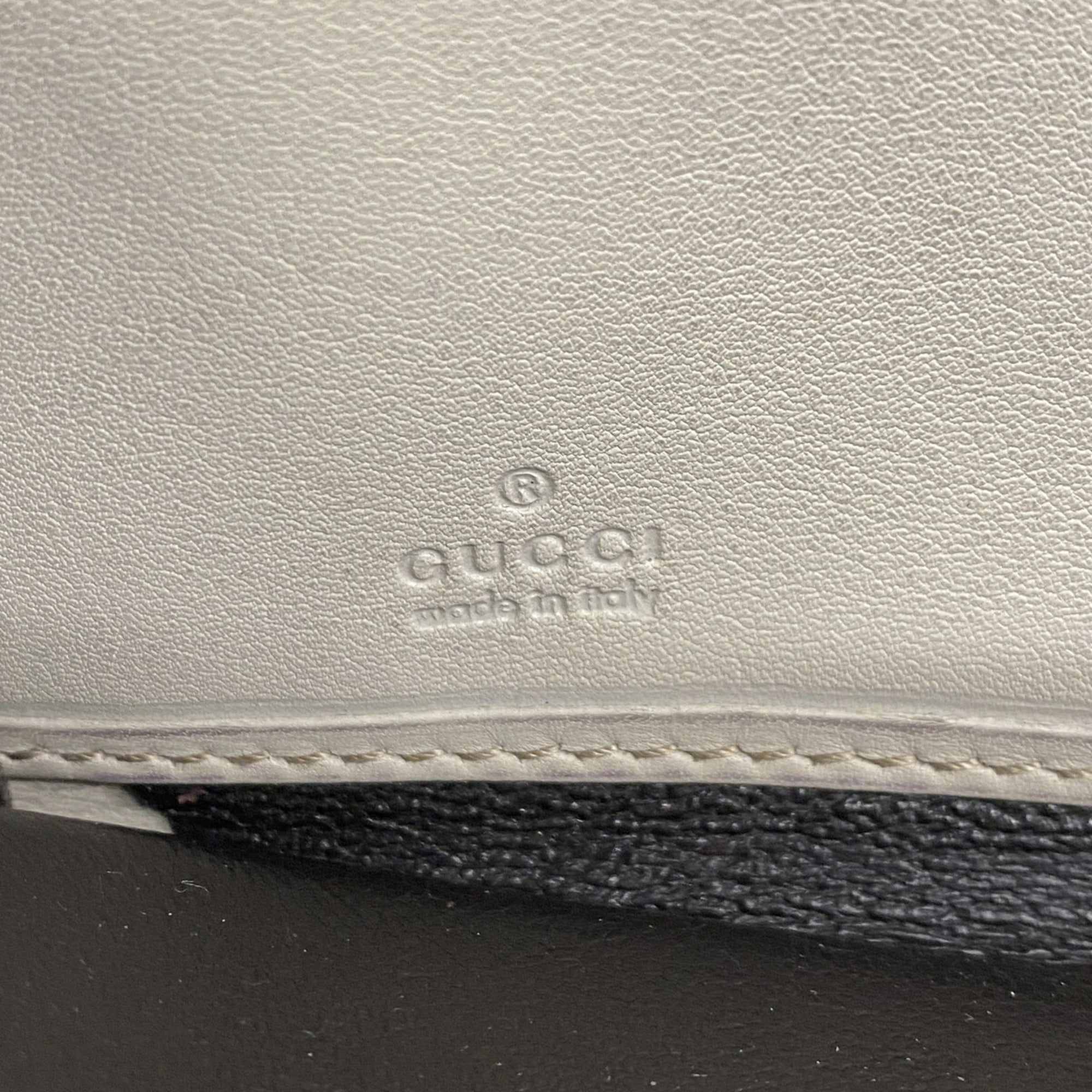 Gucci Beige Leather Long Wallet (Bi-Fold) (Pre-Owned)