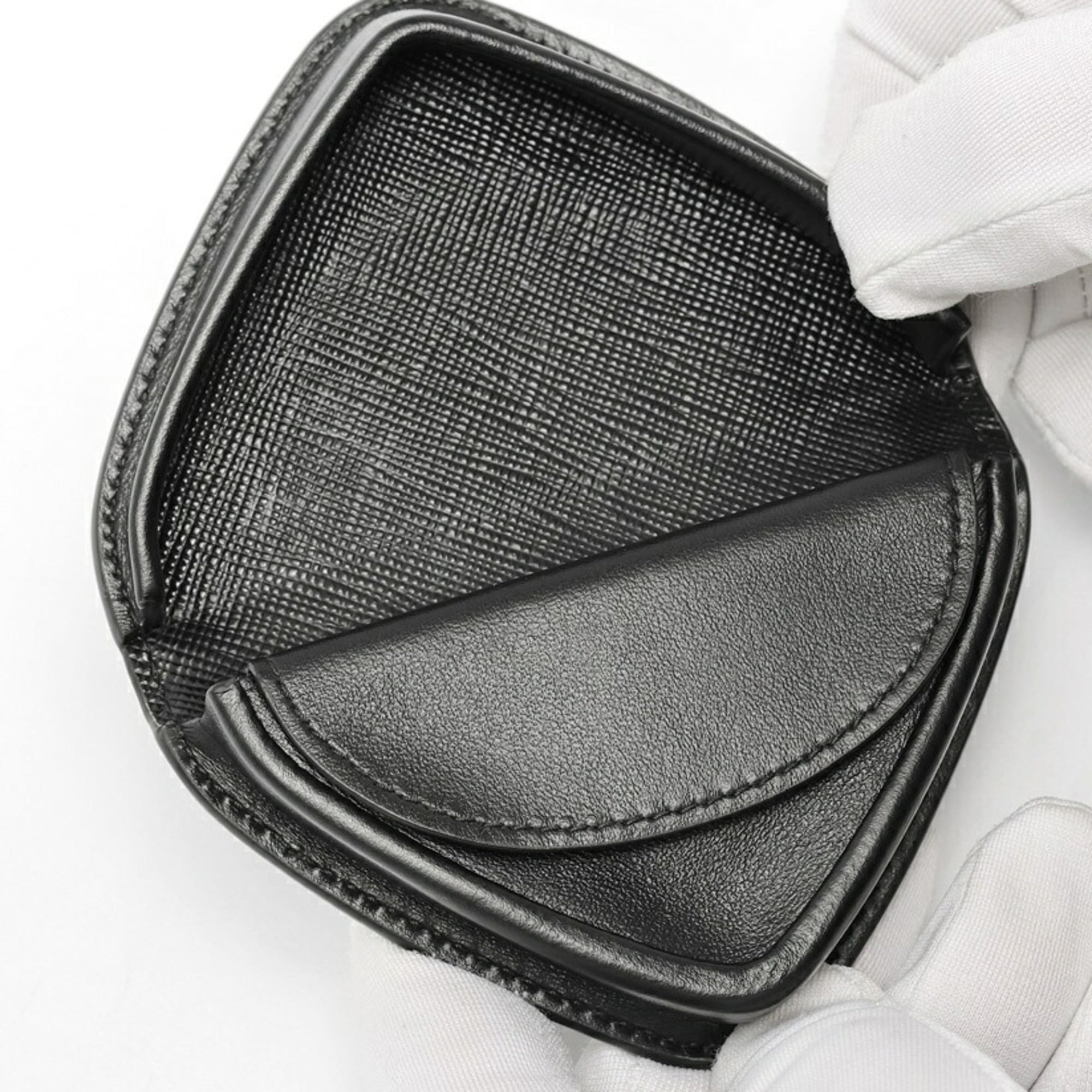 Prada Black Saffiano Triangle Leather Coin Purse/Coin Case (Pre-Owned)