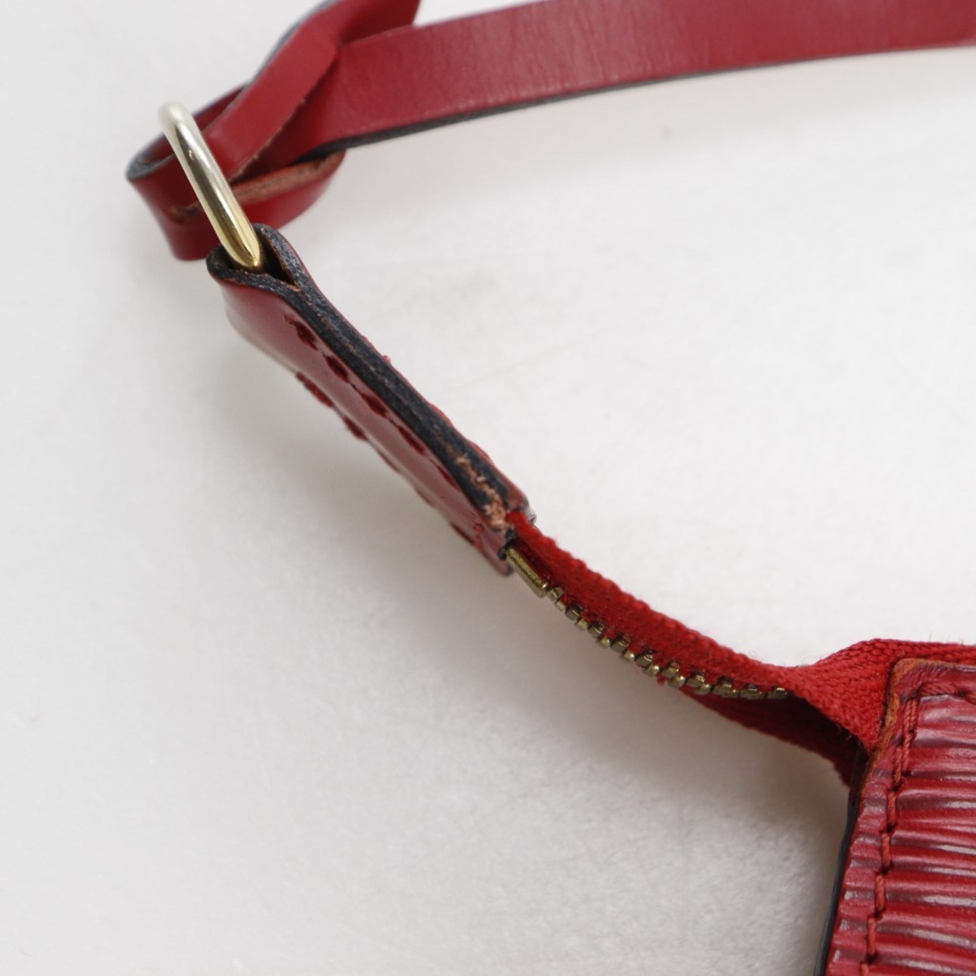 Louis Vuitton Castilian Red Red Color Epi Leather Pochette Pouch (Pre-Owned)