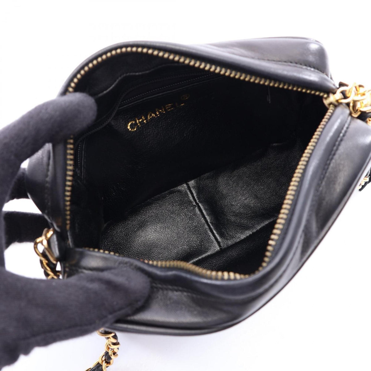 Chanel Black Leather Handbag Shoulder Bag (Pre-Owned)