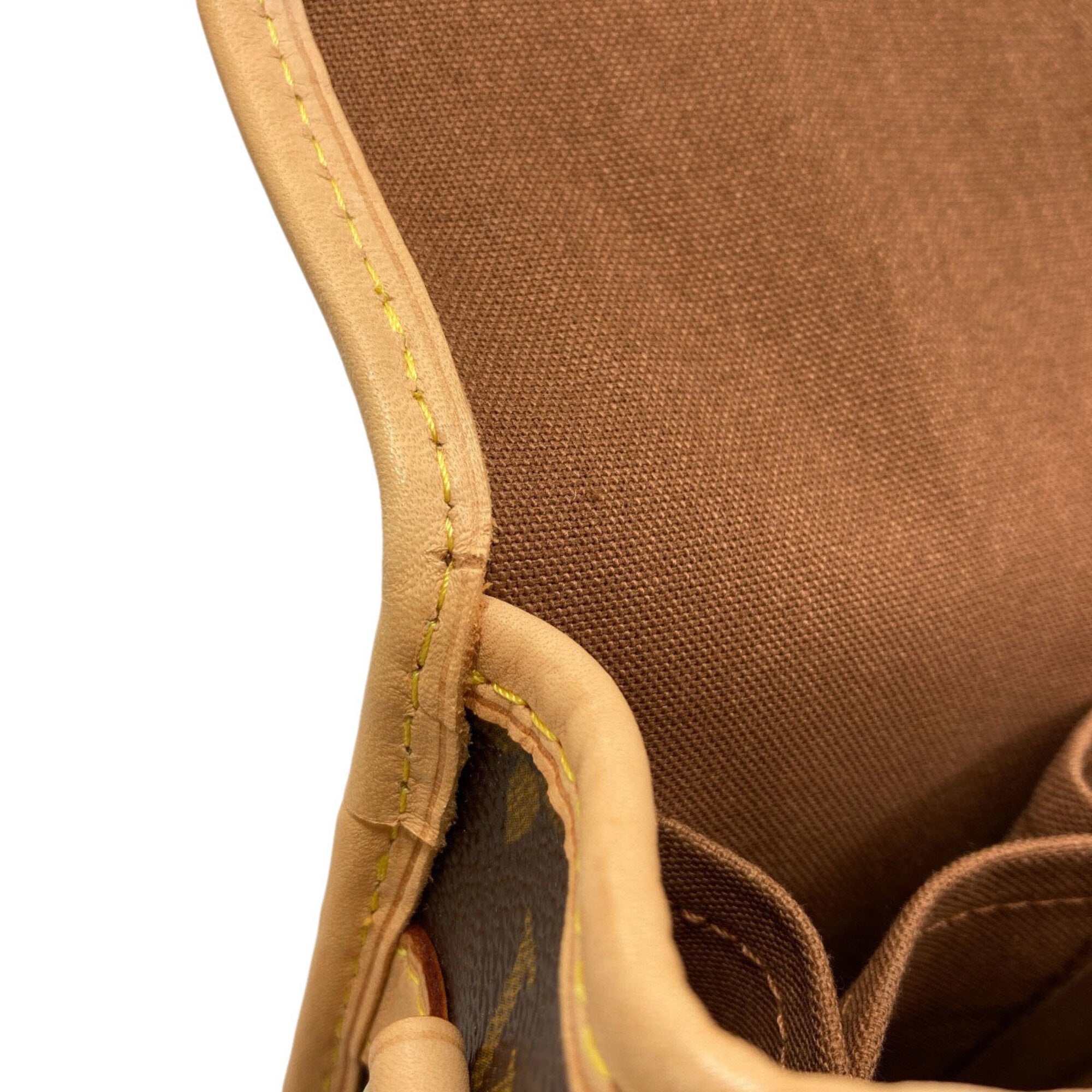 Louis Vuitton Monogram Monogram Canvas Shoulder Bag (Pre-Owned)