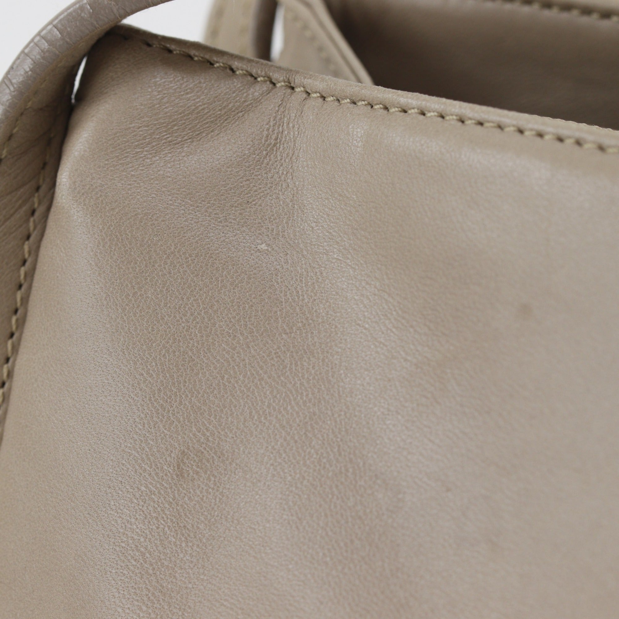 Loewe Beige Leather Shoulder Bag (Pre-Owned)