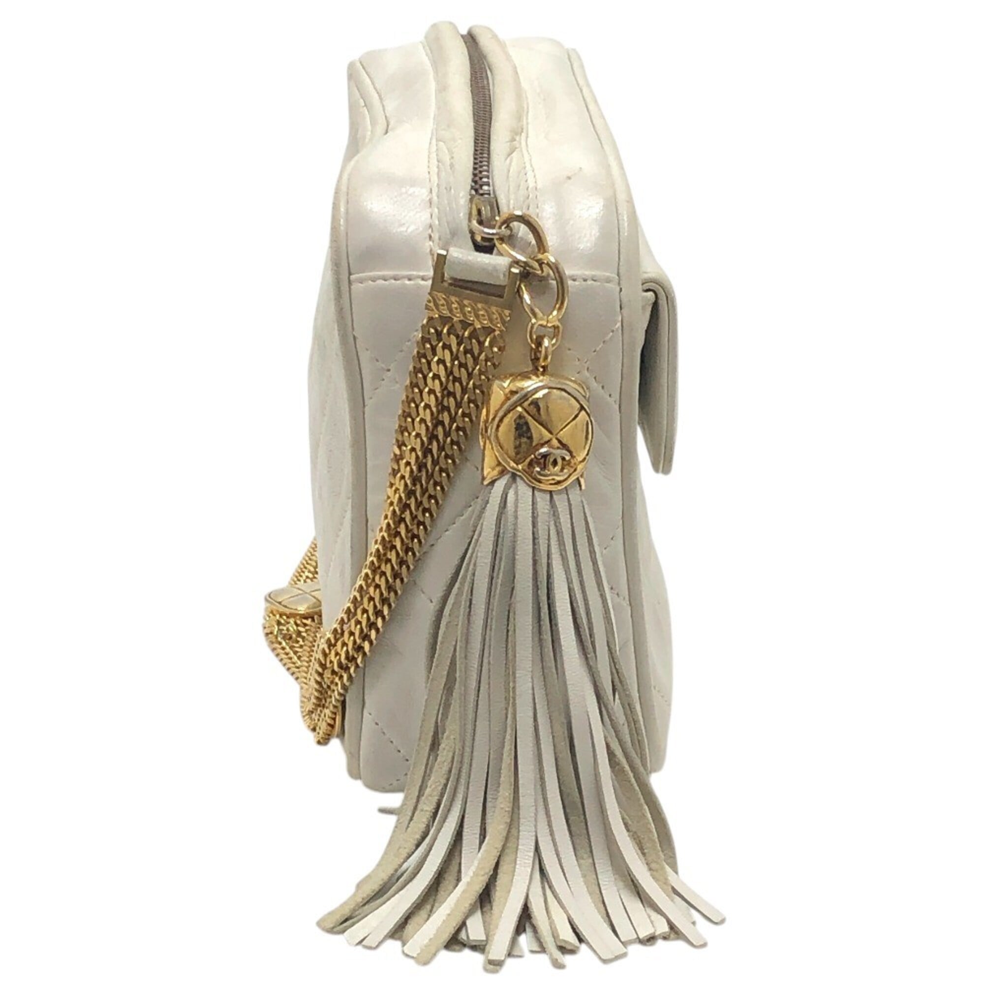 Chanel White Leather Pochette Shoulder Bag (Pre-Owned)
